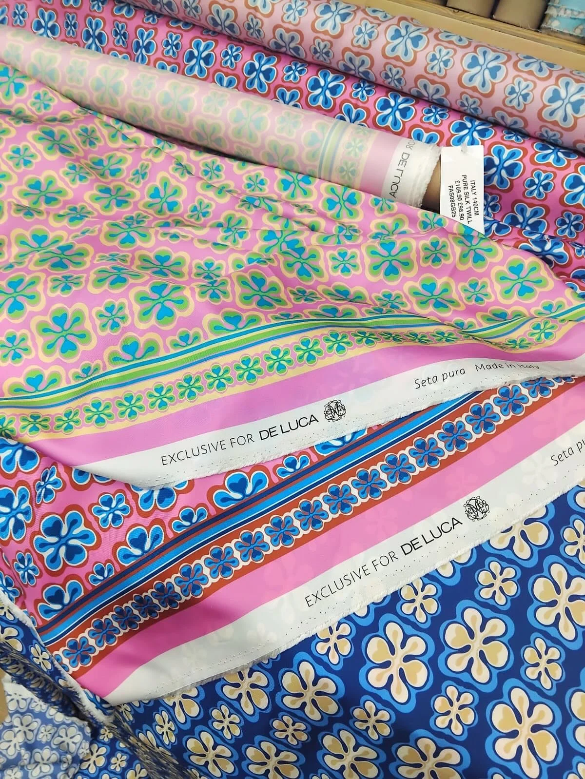 Discover our beautiful fabrics, unique prints, and endless inspiration.

#fabric #fabricdesign #designer #silk #londonfabric #fabricaddict #silkprint #print #flowers #geometric #geometricdesign #fabriclovers #london #fabricmakers