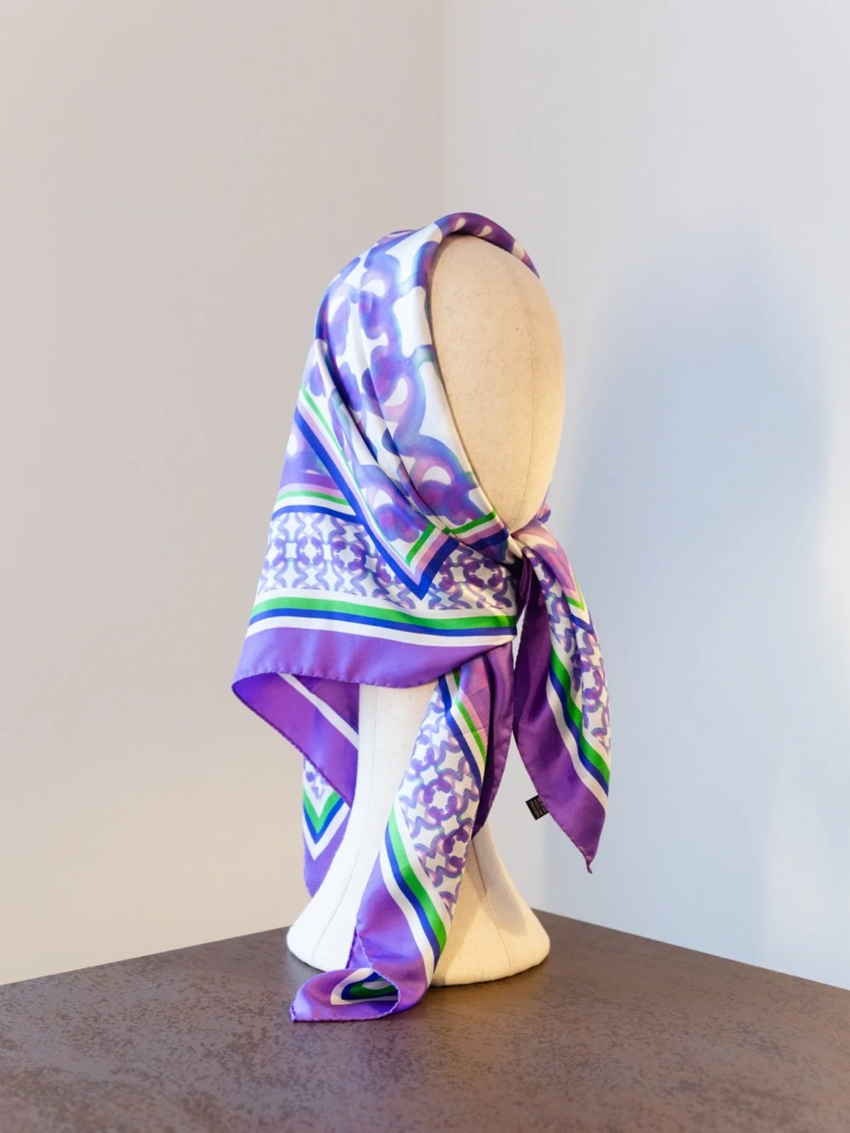 Sisters in style, united 💕🌈 

Designed: @deluca.london 

Photography 📸: @mca.media 

#silkscarfs #luxurylifestyle #summerfashion #collab #london