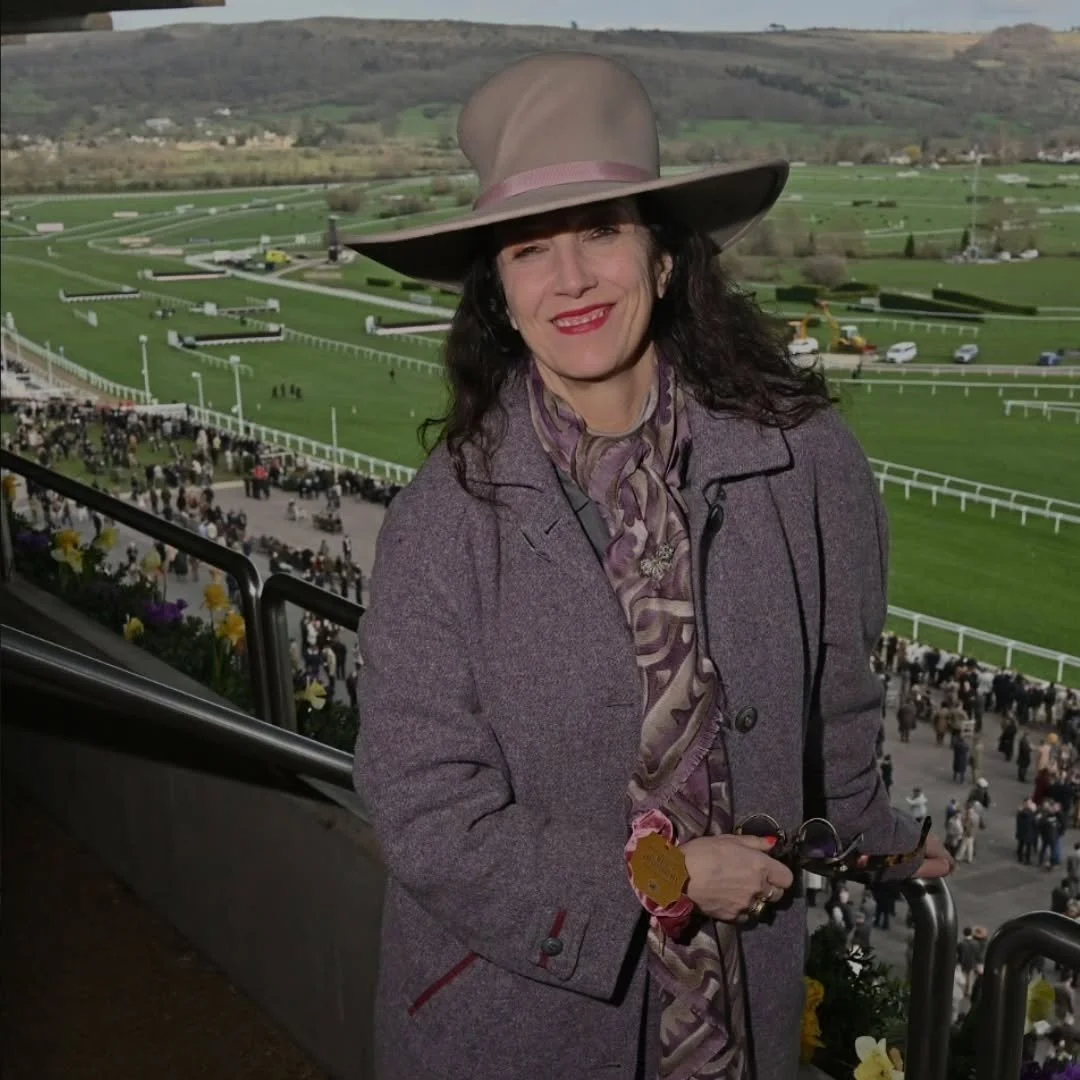 It was an absolute delight hatting @tamaracincik on finals day at Cheltenham races 🐎🐴 #cheltenhamraces #millinery #fun #style #fashion
