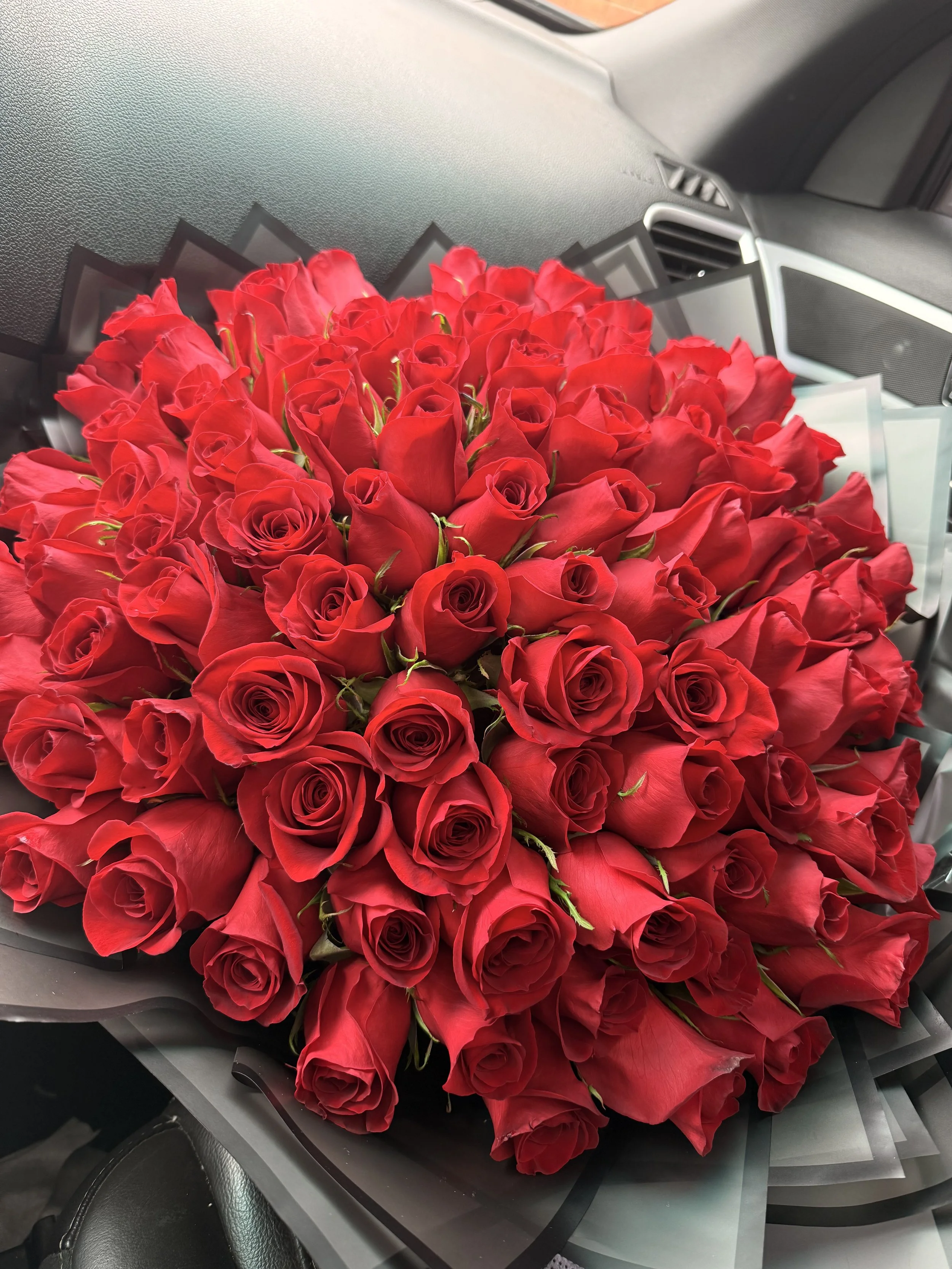100 Rose Bouquet