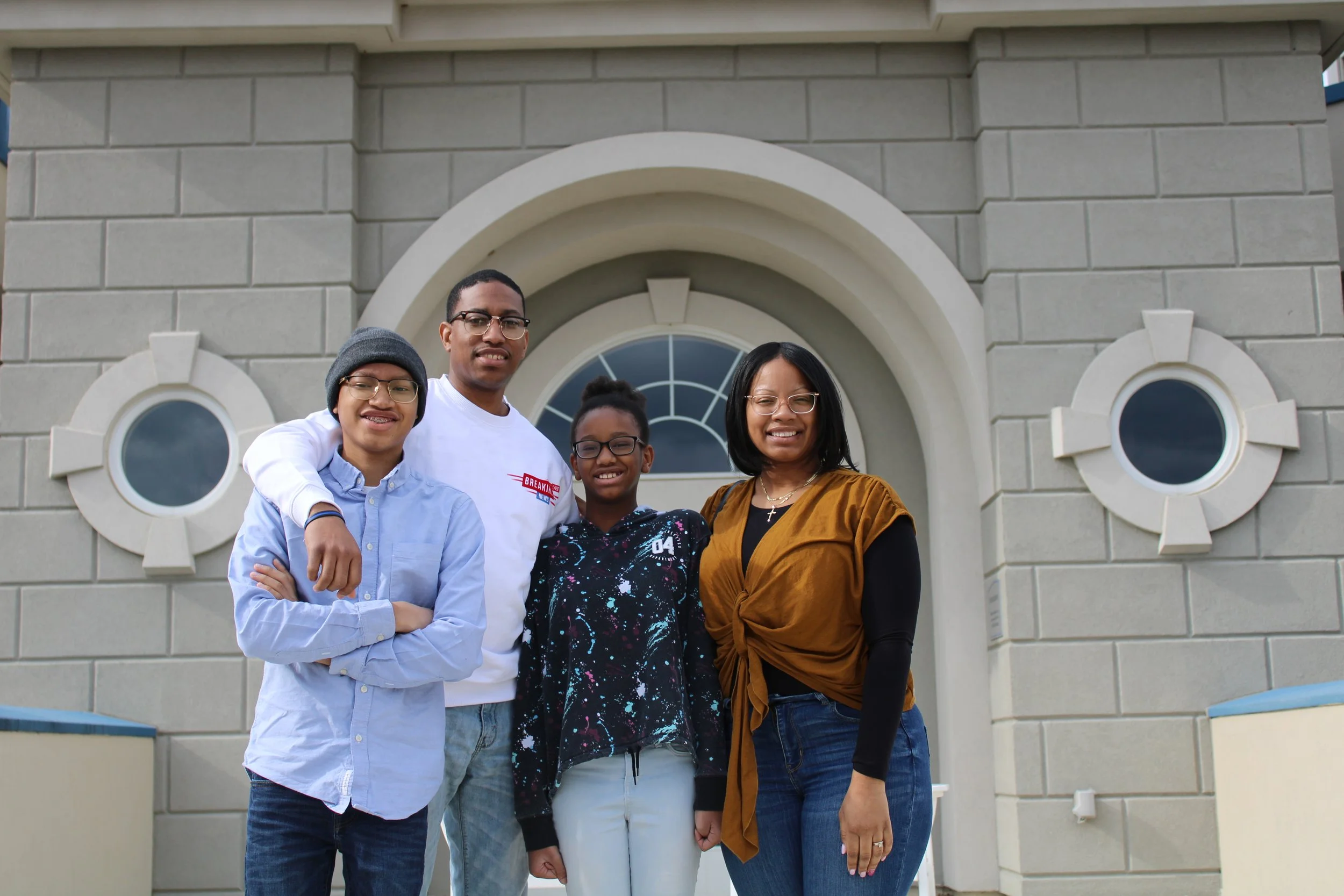 Travon Dickson with Family