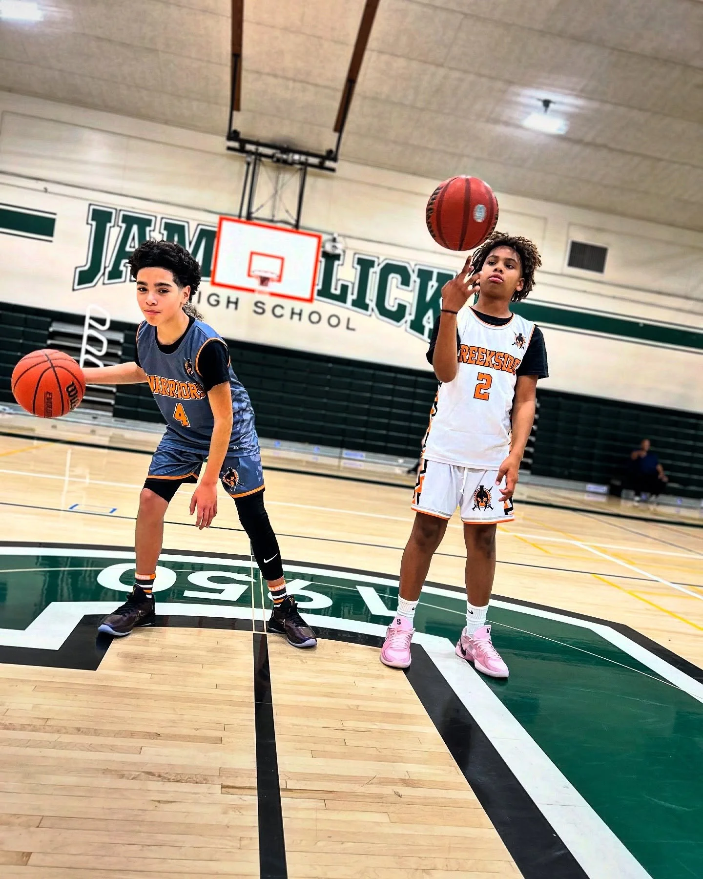 🚨🚨‼️ Creekside Warriors AAU drops new 2024-2025 jerseys combo with the &ldquo;All The Smoke&rdquo; and &ldquo;White Out&rdquo; connect jerseys. Look good, feel good, play good! 🔸⚔️ #CreeksideVsEverybody