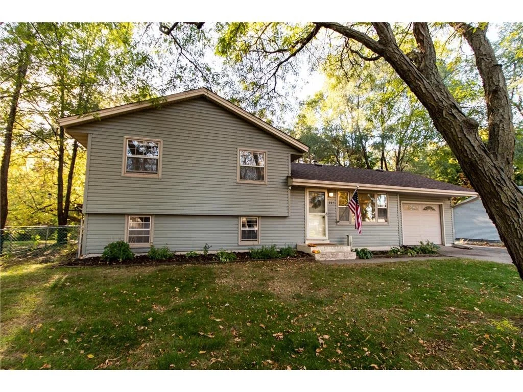 Address: 245 Stardust Blvd Circle Pines, MN 55014
Represented: Seller
Sold Price: $325,000
Close Date: 1/11/22