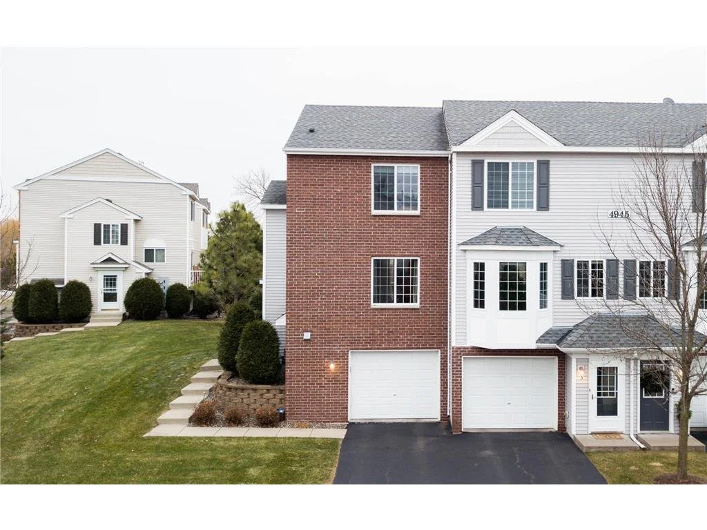 Address: 4945 Education Dr N. #6 Hugo, MN 55038
Represented: Seller
Sold Price: $185,000
Close Date: 1/15/21
