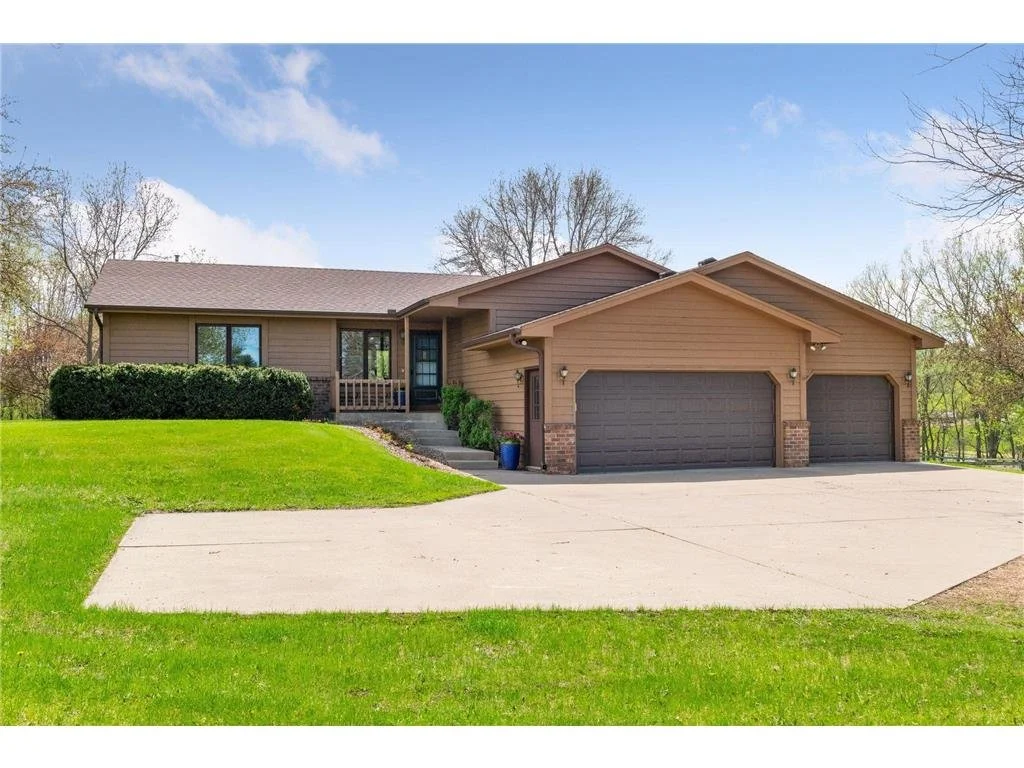 Address: 9755 Swede Lake Rd. Watertown, MN 55388
Represented: Buyer
Sold Price: $627,500
Close Date: 6/24/22