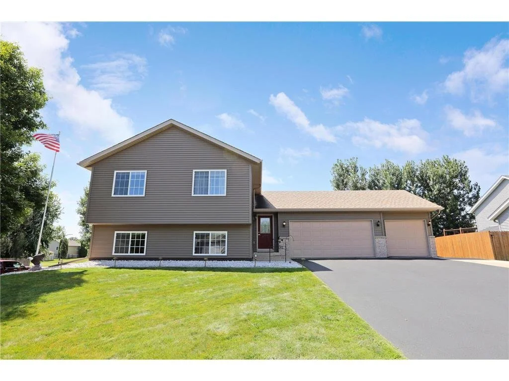 Address: 509 9th Ave NE Lonsdale, MN 
Represented: Buyer
Sold Price: $360,000
Close Date: 10/30/24