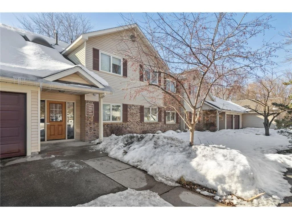 Address: 7263 Hunters Run Eden Prairie, MN 55346
Represented: Buyer
Sold Price: $235,000
Close Date: 4/14/23
