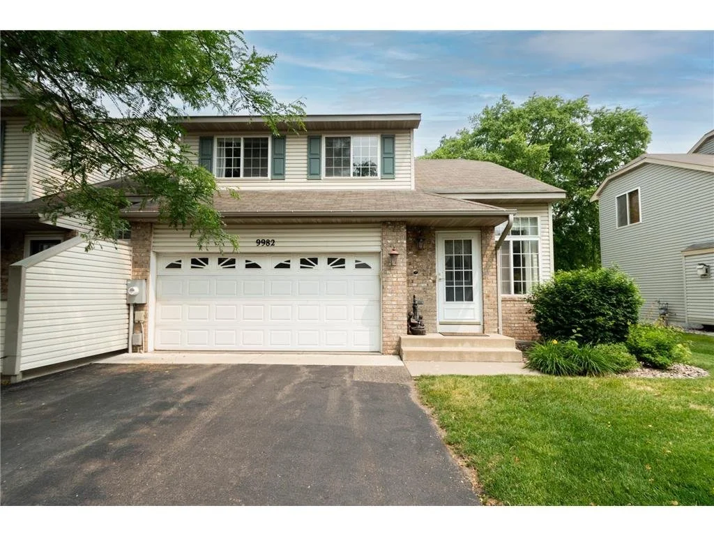Address: 9982 Hamlet Ln S. Cottage Grove, MN 55016
Represented: Seller
Sold Price: $299,350
Close Date: 8/11/23