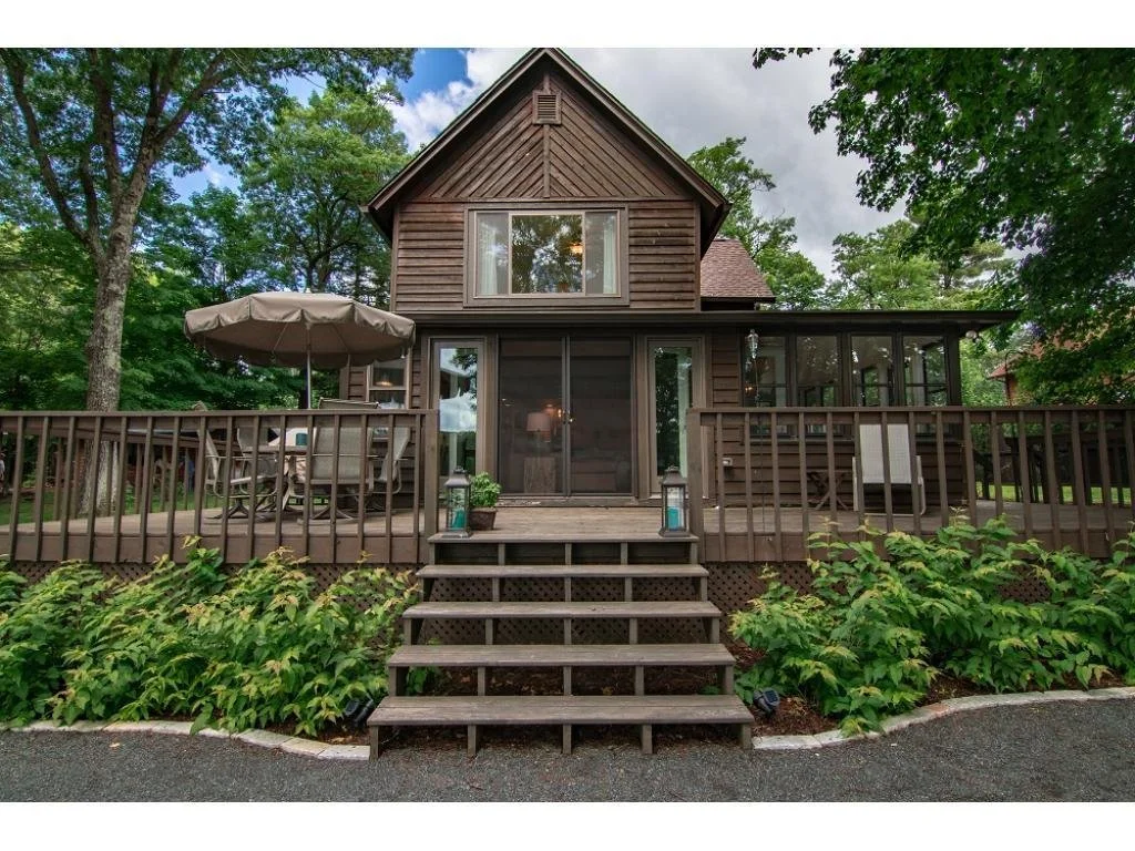 Address: N3034 Lakeview Dr. Sarona, WI 54870
Represented: Buyer and Seller
Sold Price: $670,000
Close Date: 10/13/22