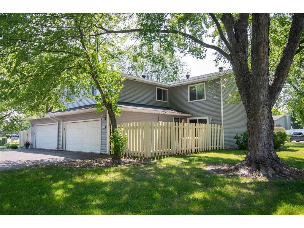 Address: 7608 Rimbley Rd. Woodbury, MN 55125
Represented: Seller
Sold Price: $241,000
Close Date: 8/10/23