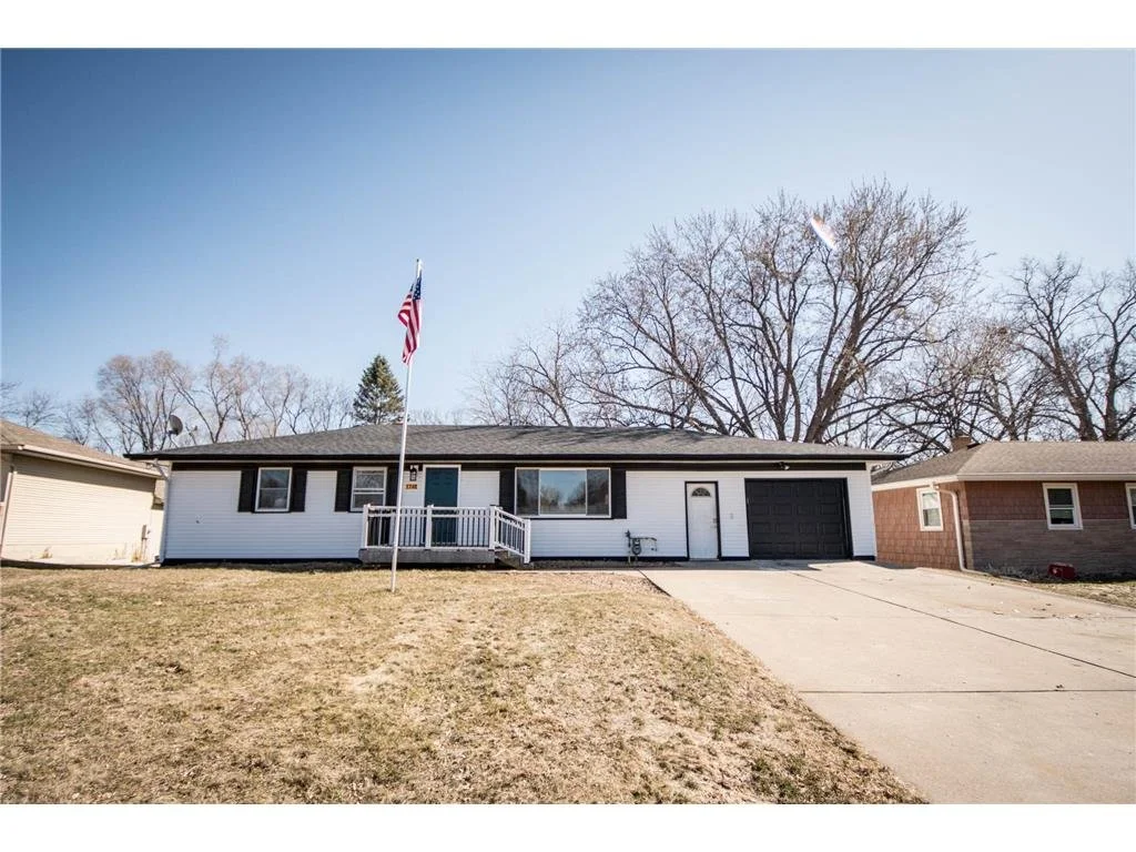 Address: 1748 Onacrest Curve Maplewood, MN 55117
Represented: Seller
Sold Price: $301,500
Close Date: 4/22/21