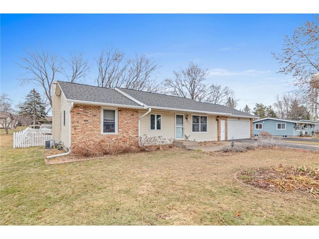 Address: 616 Lemon St N. Hudson, WI 54016
Represented: Buyer
Sold Price: $329,900
Close Date: 02/20/25