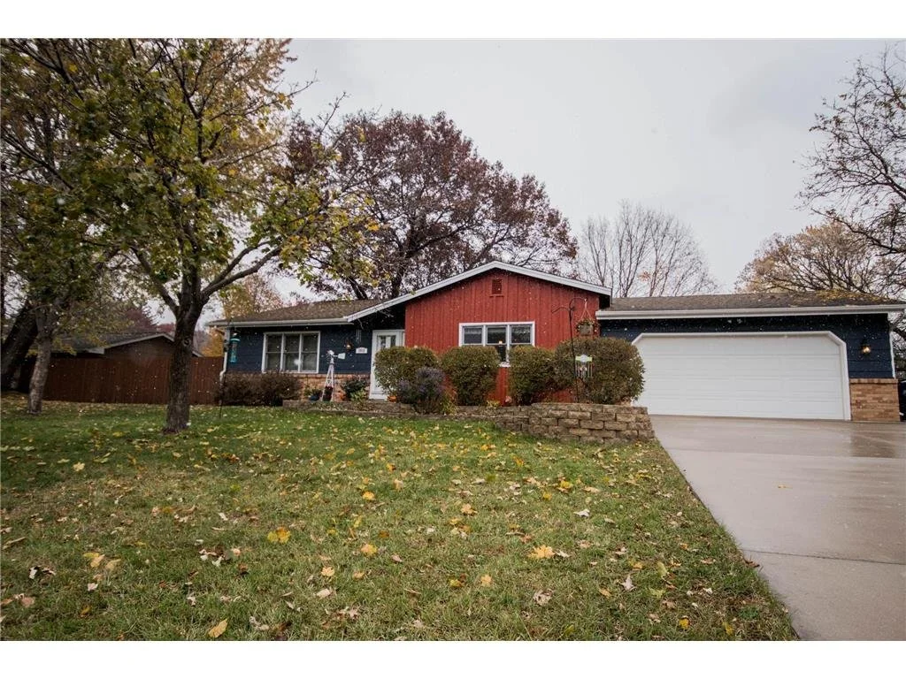 Address: 3912 10th Ave. Anoka, MN 55303
Represented: Seller
Sold Price: $275,000
Close Date: 1/15/21