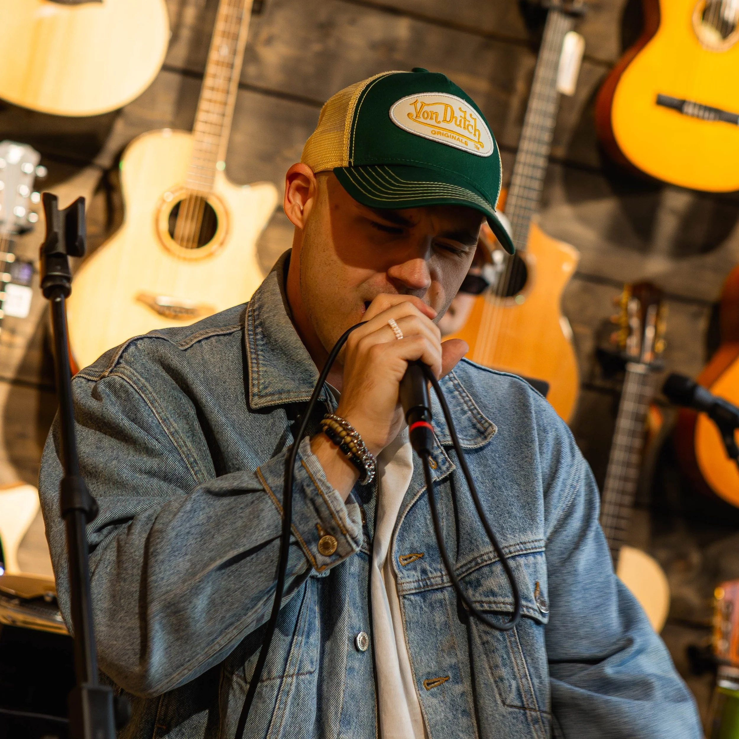 Viel&auml; fiilistelyj&auml; Tampereen Musiikin kanssa toteutetulta Tiny Desk TRE -keikalta 8.5. Iso kiitos kaikille esiintyjille. Keikat ja puitteet oli eritt&auml;in mintiss&auml;. 

L&auml;mmin kiitos my&ouml;s Tampereen Musiikille yhteisty&ouml;s