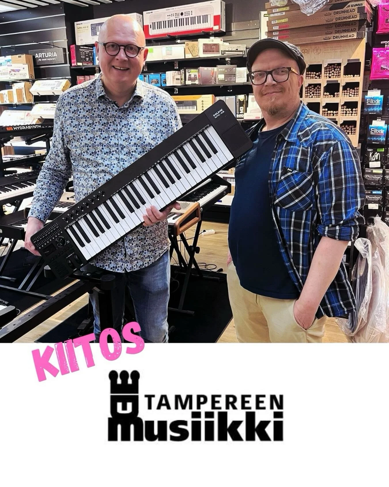 Tampereen Rap-Akatemian rap-musiikkilinjan lukuvuosi 2025-2026 on paketissa. Suuret kiitokset Suomen parhaalle soitinkaupalle Tampereen musiikille yhteisty&ouml;st&auml; t&auml;n&auml;kin vuonna!

@tampereenmusiikki lahjoitti Nux NTK-49 keyboardin TR