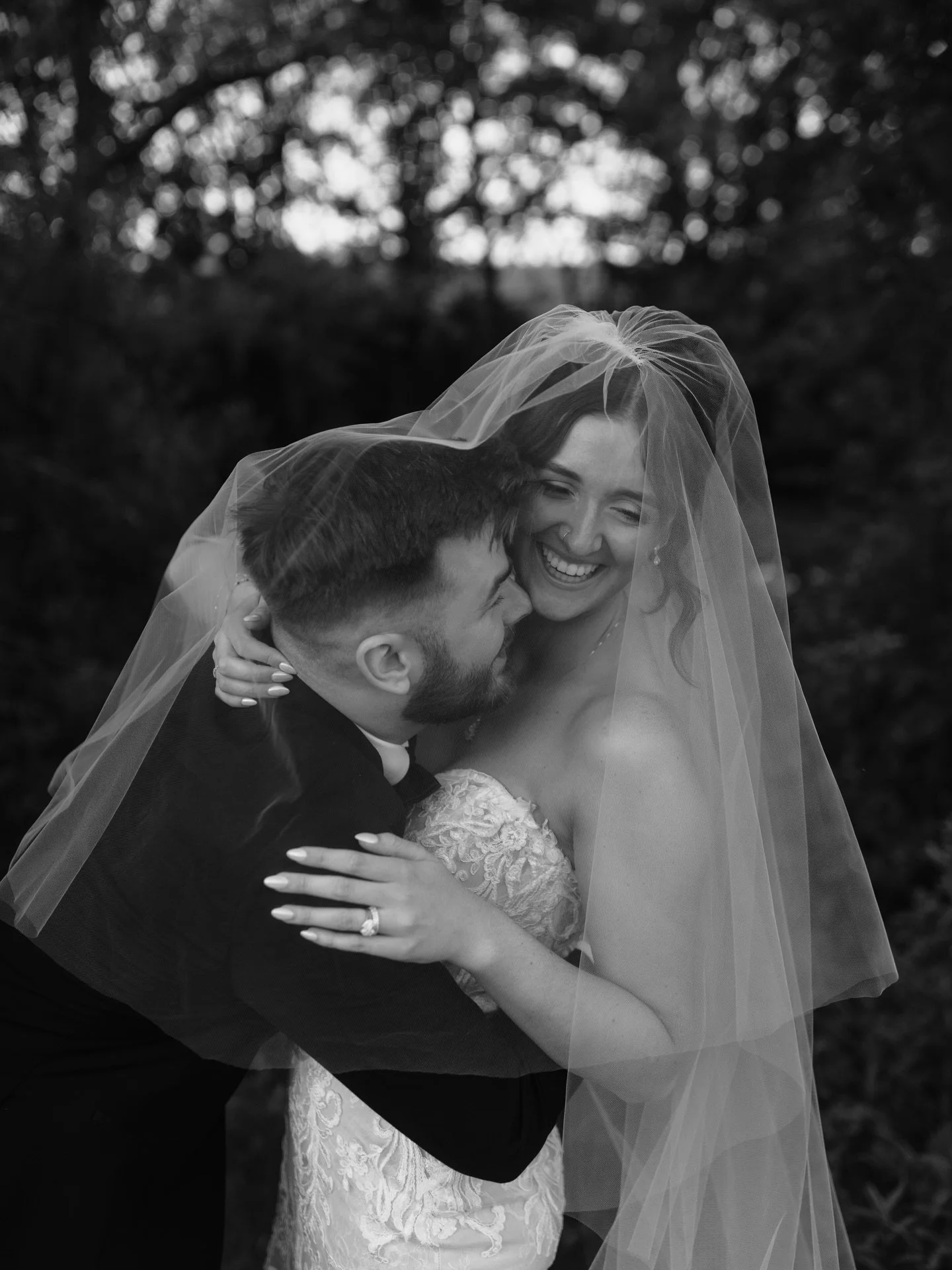 some favorites that I haven&rsquo;t gotten to share yet of J &amp; B&rsquo;s day in hocking hills ❤️

Venue: @theseventyfivevenue 
Florist: @femmefloraldesigns 
Bakery: Urban Bakery Columbus @urbanbakerycincinnati 
Catering: @emelioscatering 
DJ: @jo