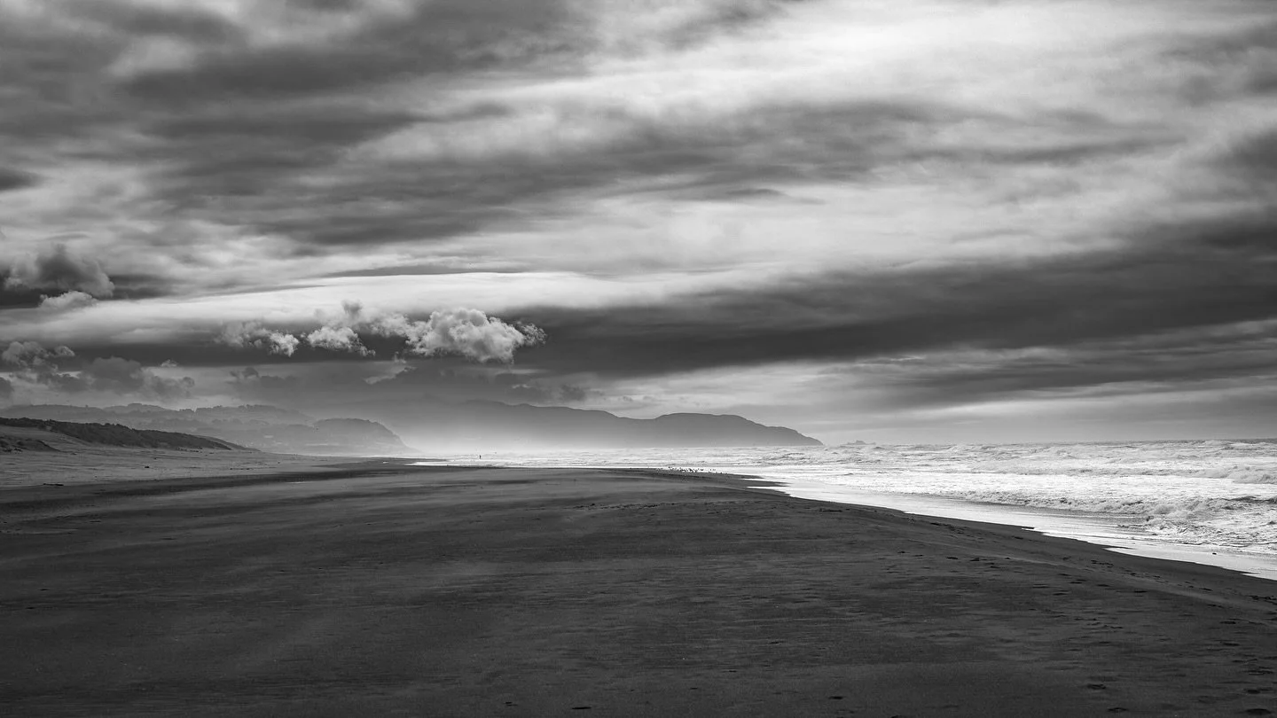 Overcast beach days

#seascape #oceanview #pacificocean