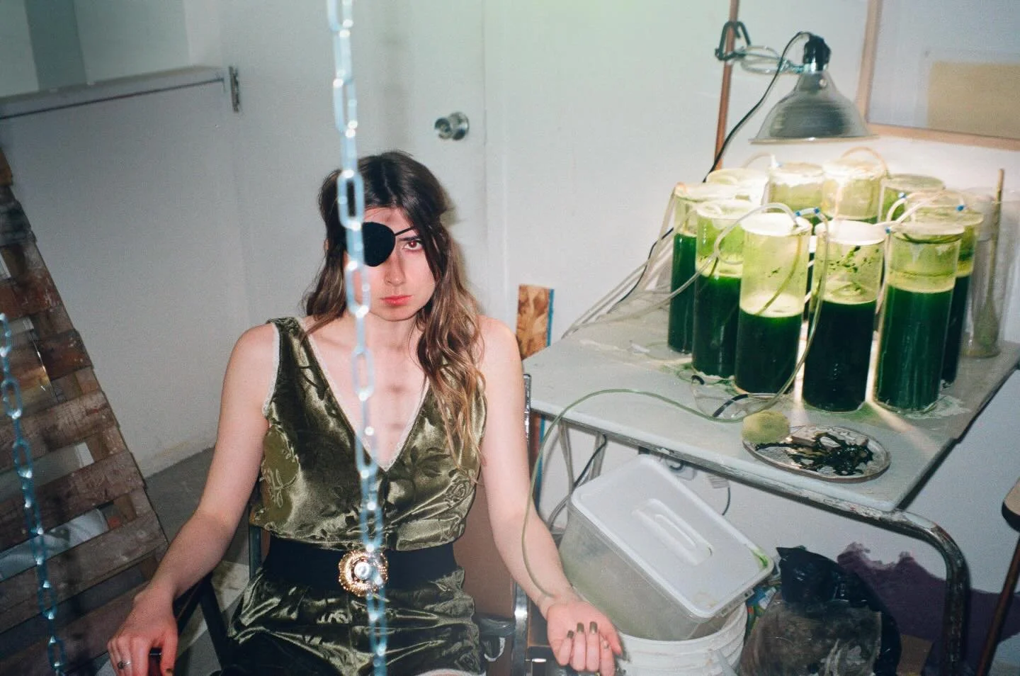 My first solo exhibition, 𝑷𝒓𝒐𝒑𝒉𝒆́𝒕𝒆𝒔𝒔𝒆, opens with a vernissage on February 12 ‼️ at @lagaleriedeluqam and will be on view until April 4. 💋

This project began two years ago when an anonymous friend pointed out my physical resemblance to 