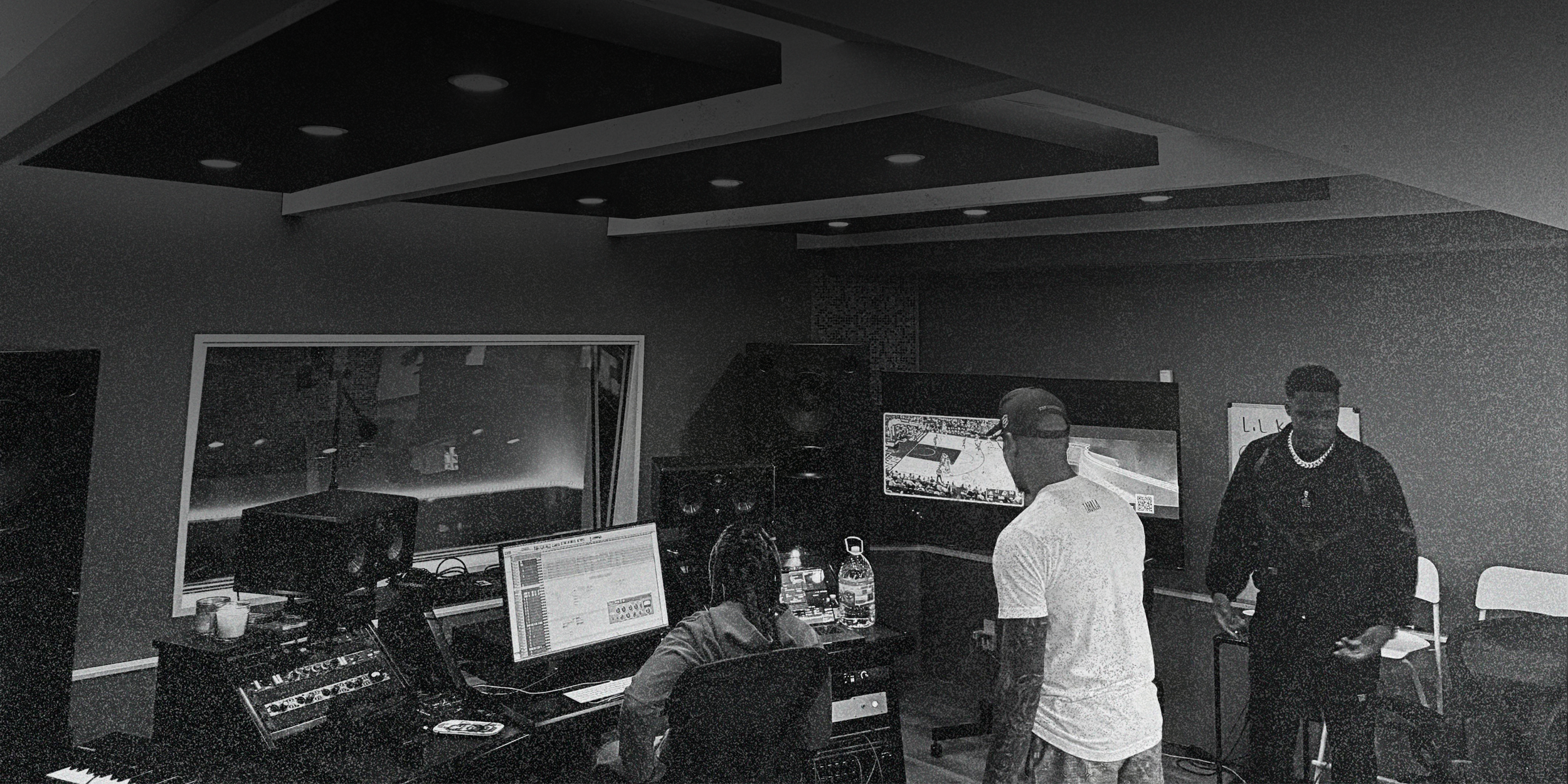 Gray Modern New Collection Sale Banner (17).png