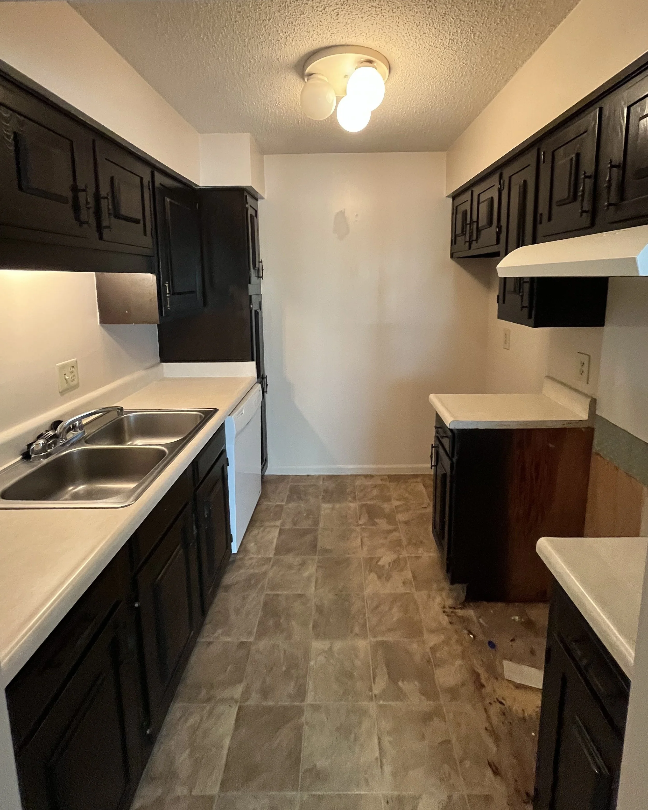 Kitchen, dated finishes (before)
