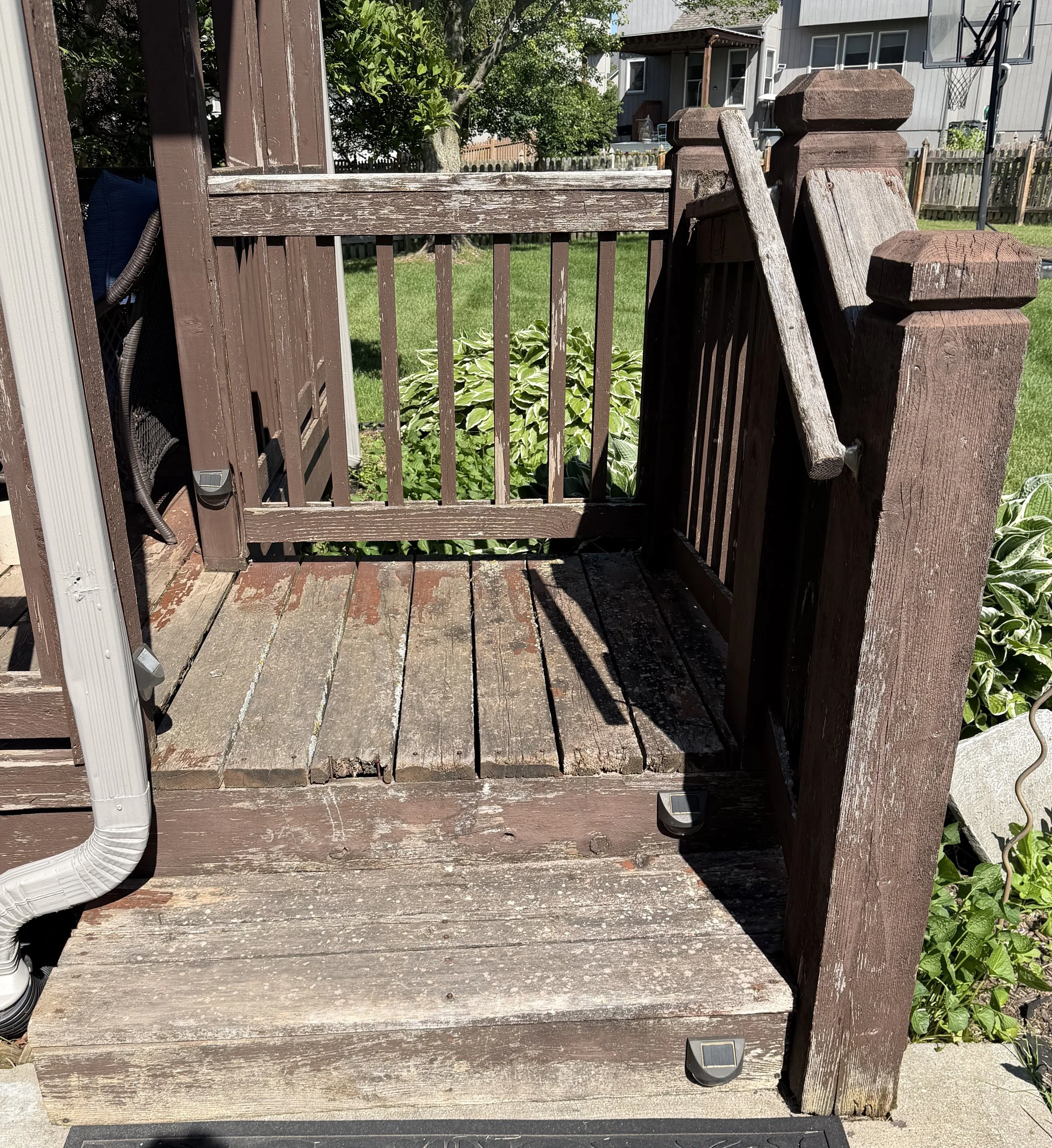 Deck landing, front (before)