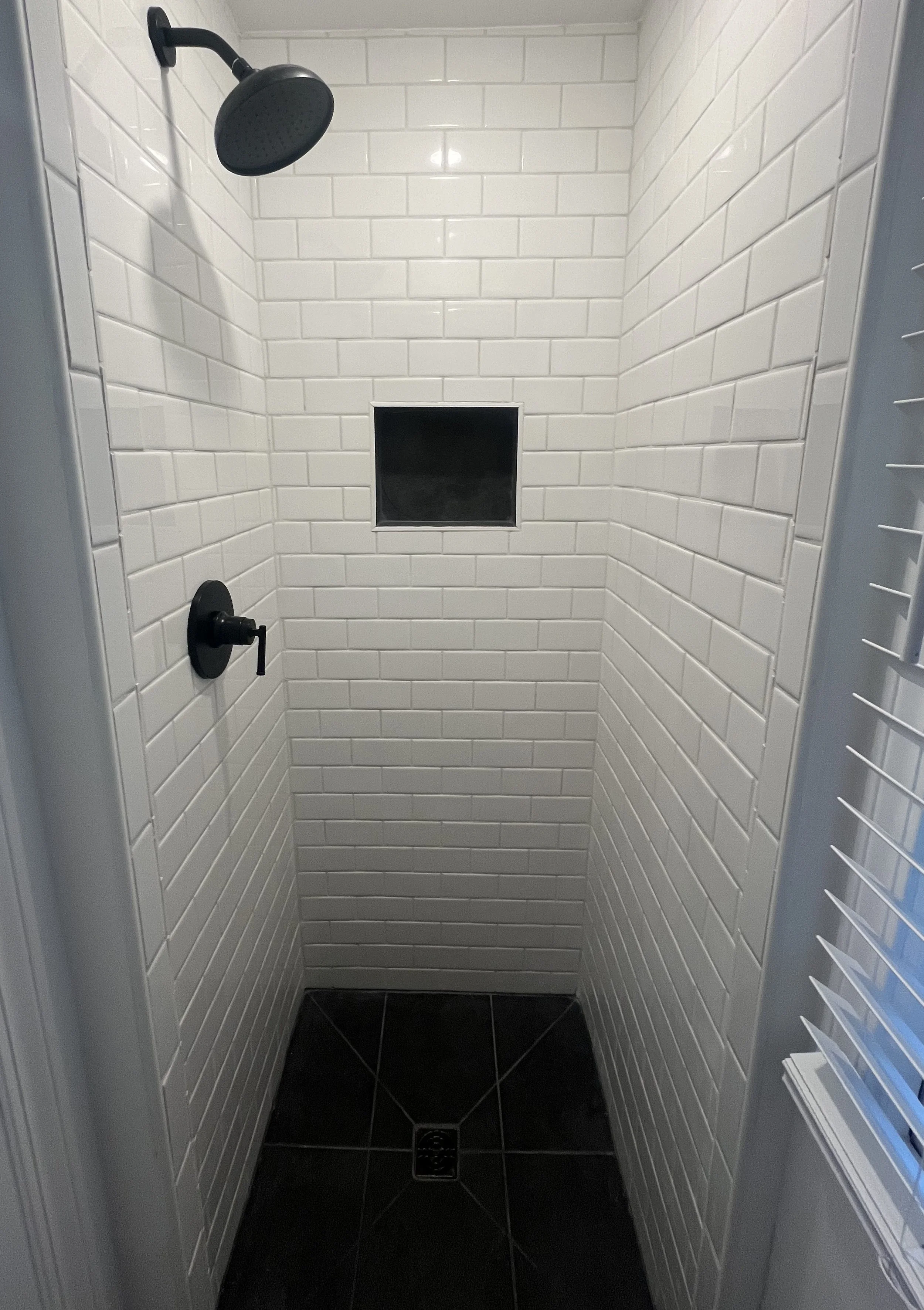 Bathroom shower, tile with niche (after)