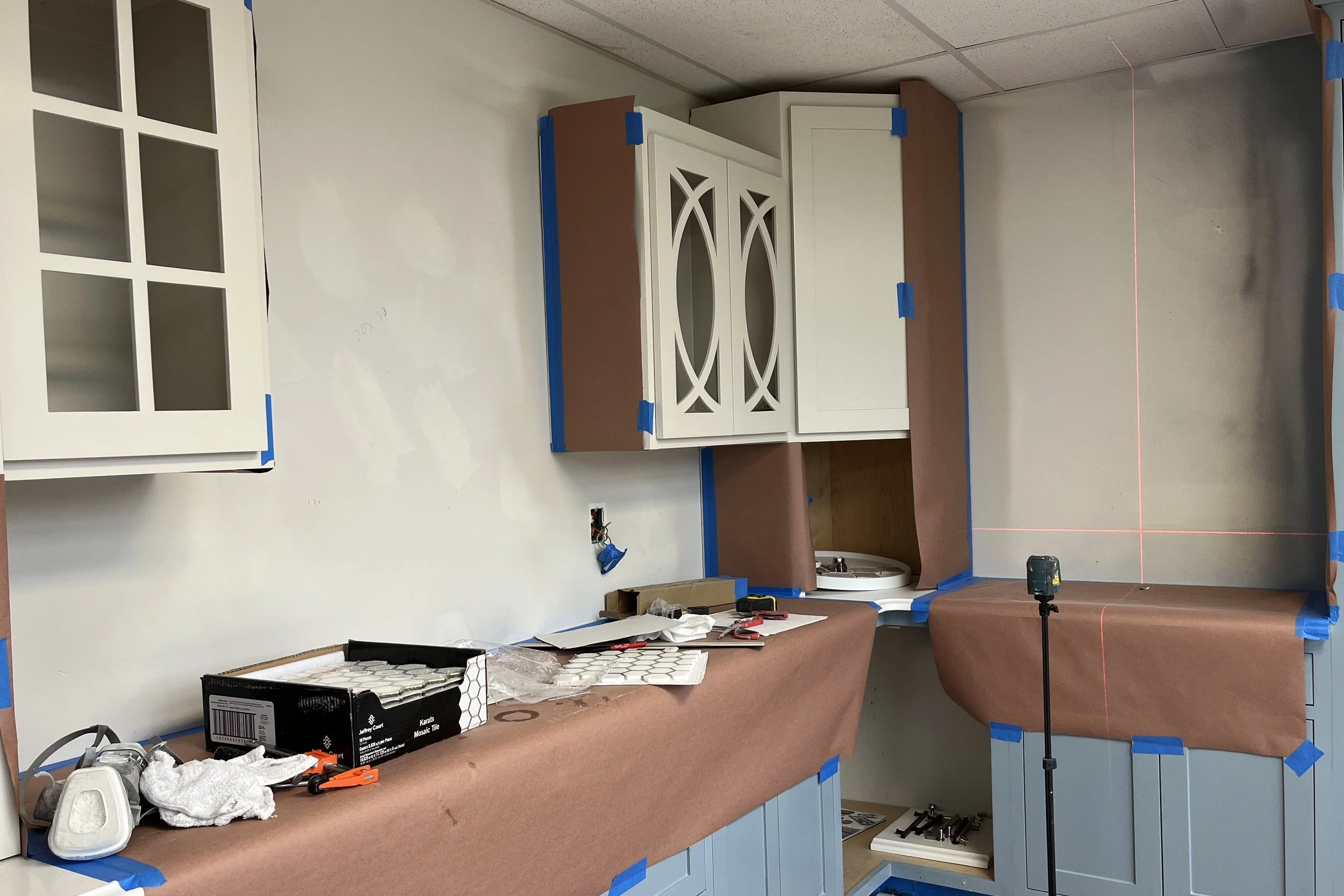 Cabinet showroom, backsplash installed (after)