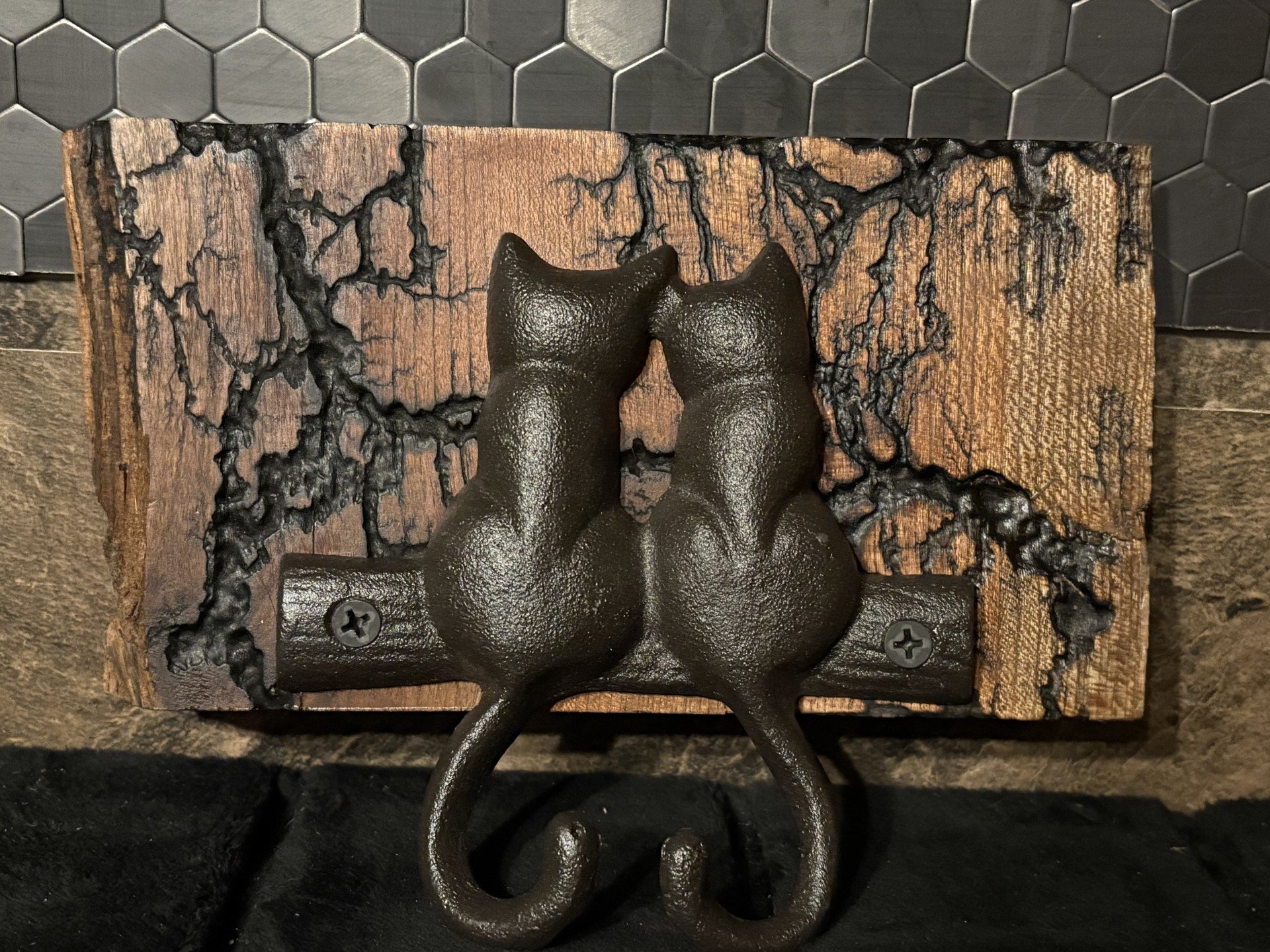 FRACTAL BURNED CAT HOOK