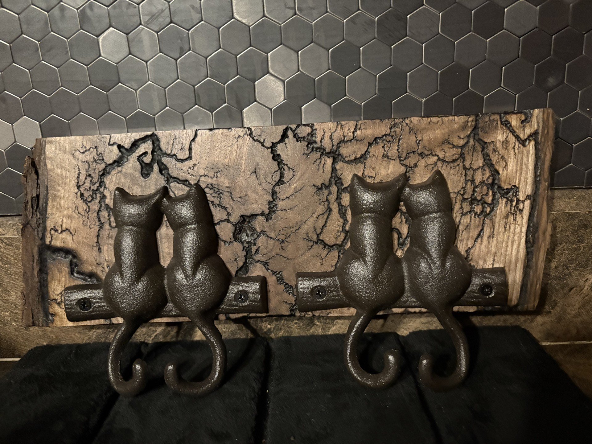 FRACTAL BURNED CAT HOOK