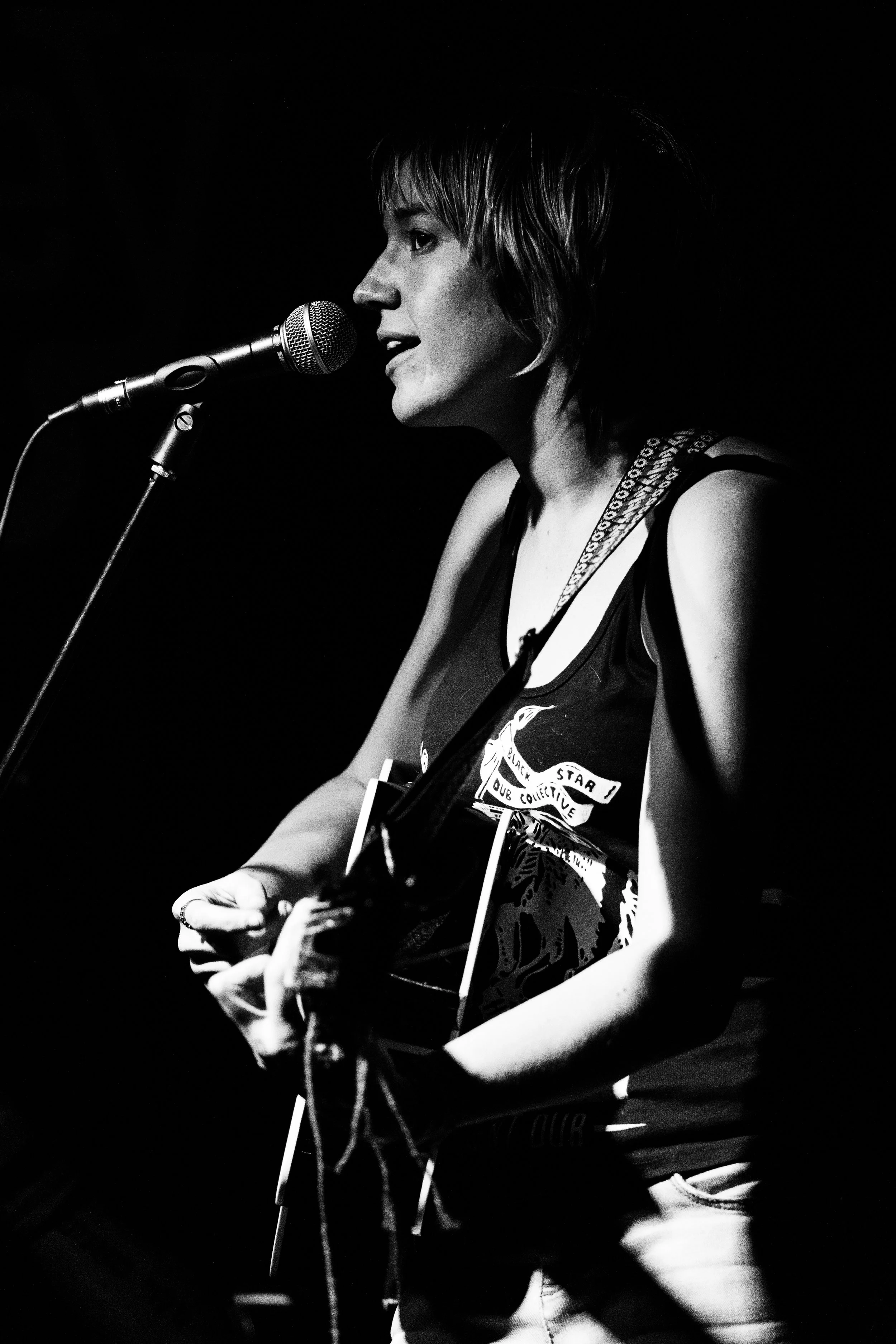 Grace Capper of Grace and the Magic Roots, playing at The Donkey, Leicester. 6th November 2014. Canon EOS 6D, EF70-200mm, 1/160, f4, ISO 6400. © Chris Tweed