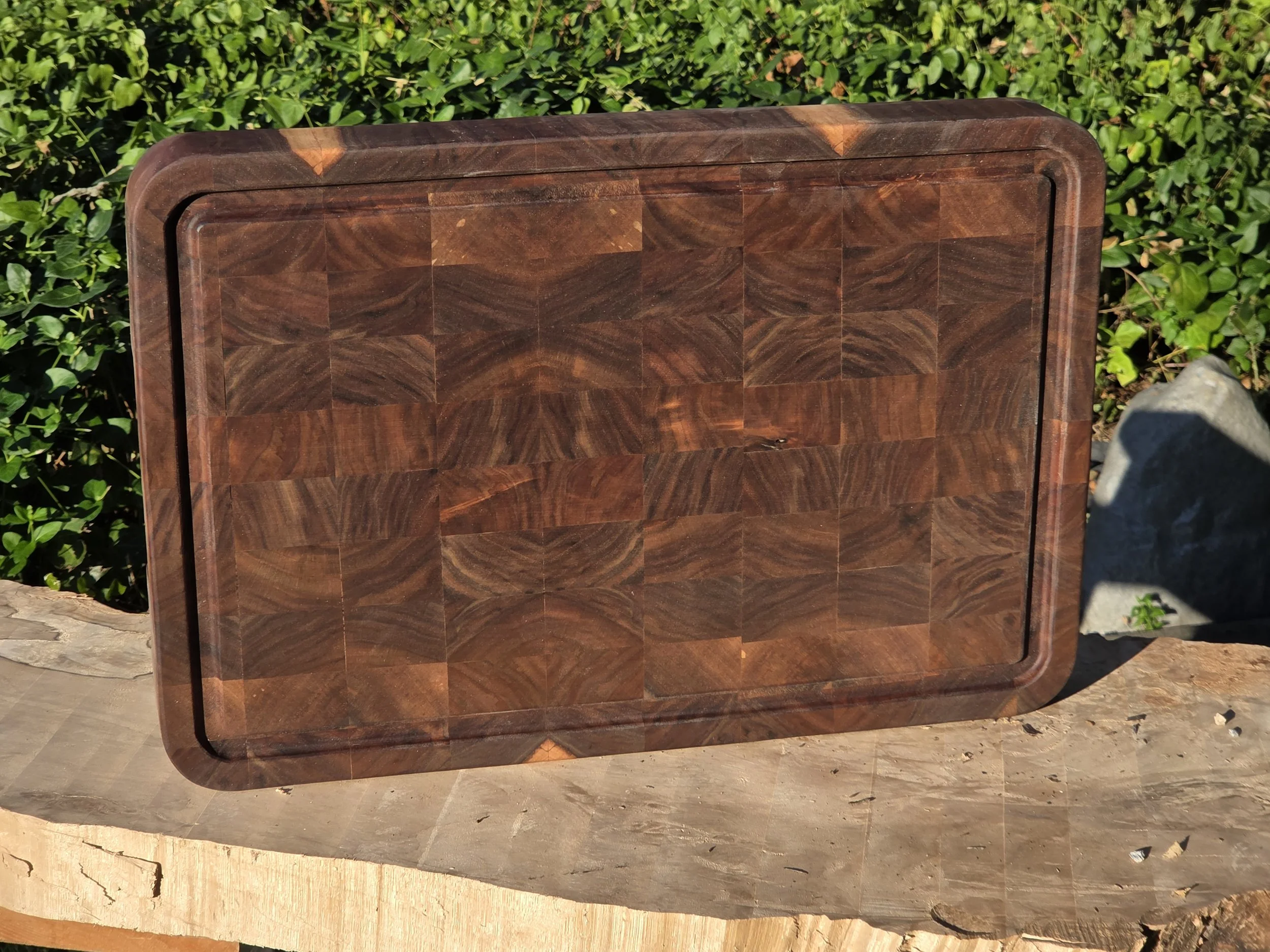 Walnut End Grain Cutting Board 2.jpg