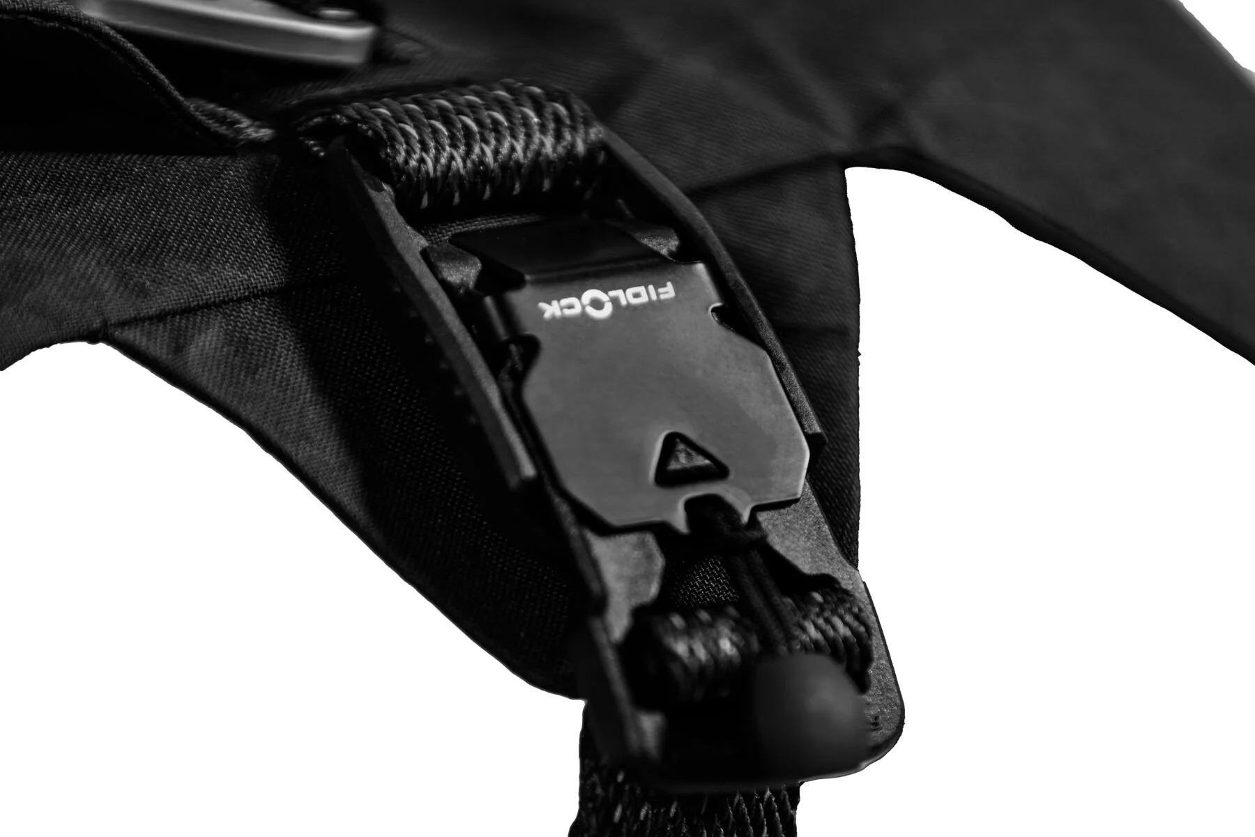 Web JPG-3090_Ridgeline-Harness_Obsidian-Black_Detail-2_STUDIO.jpg