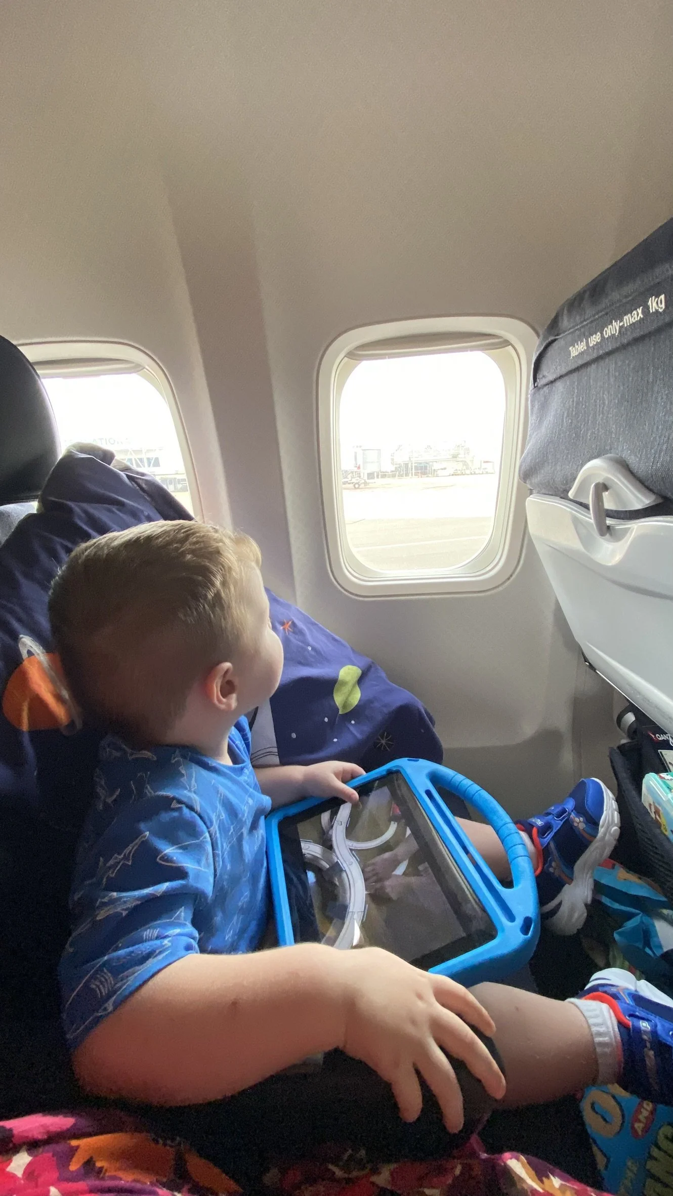 Travel Hacks for Long Flights with Kids (From a Mum Who’s Been There)