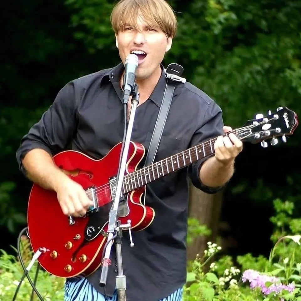 Live in The Tavern at Silver Stone Castle: Ian Motha