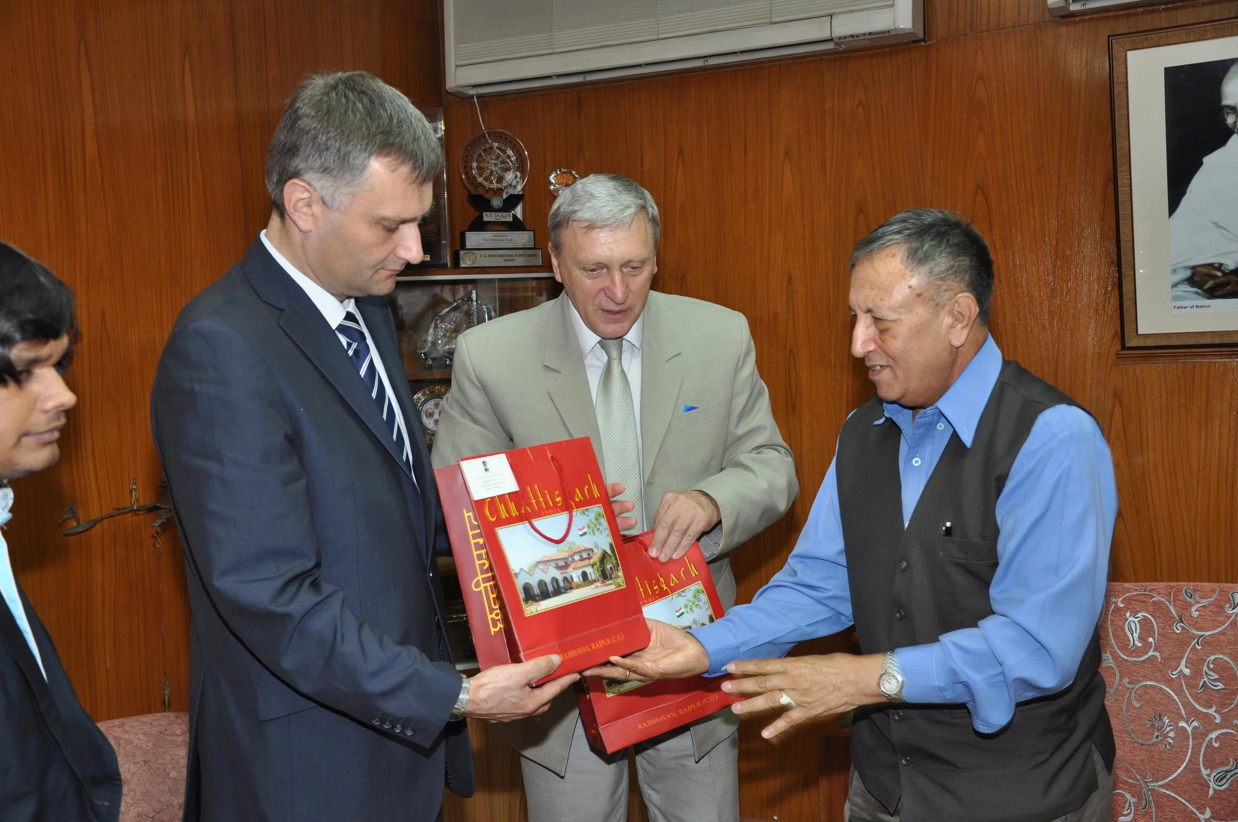 2014 Governor Raipur India 1.JPG