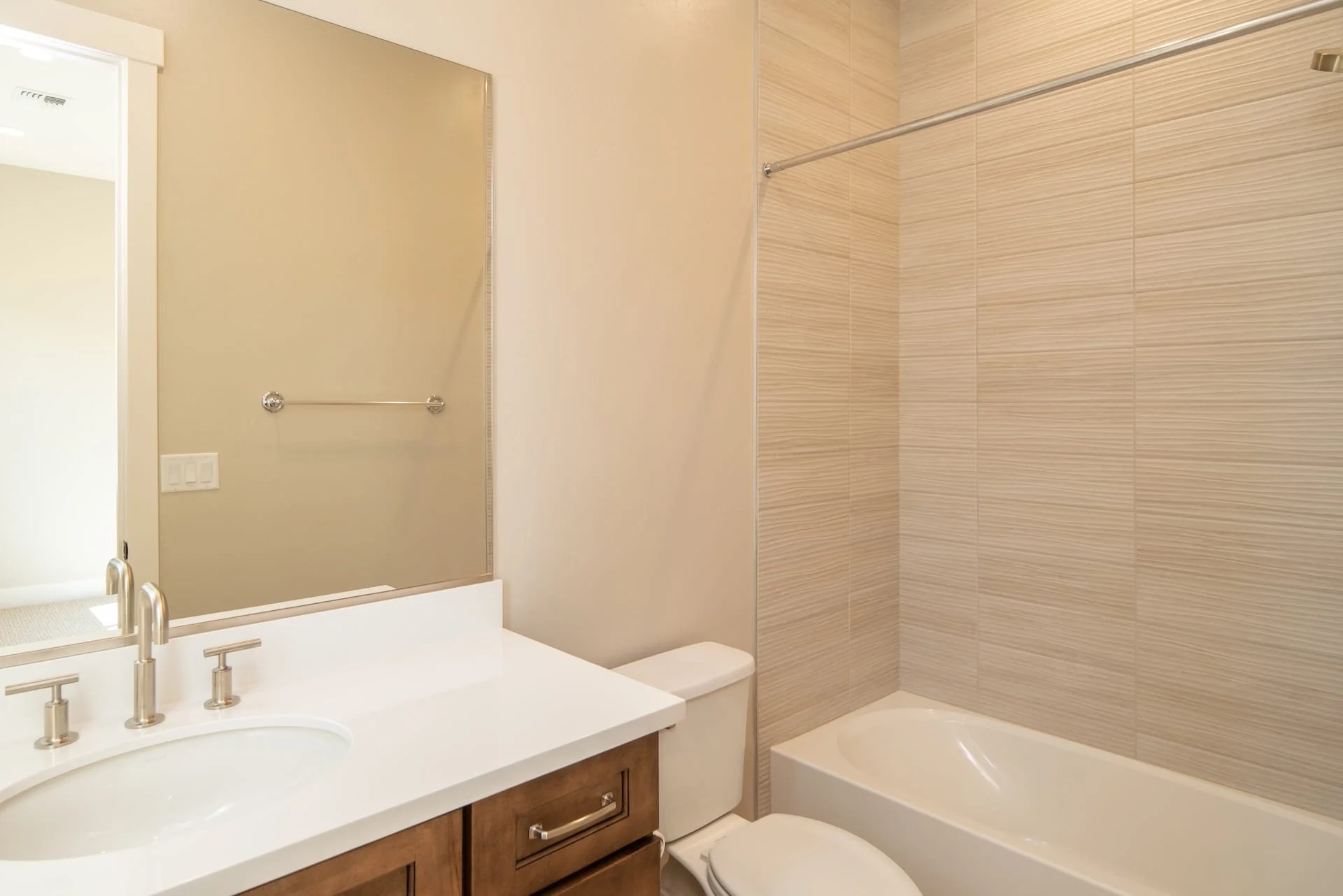 30 - Bedroom 3 - Office - Bathroom.jpg