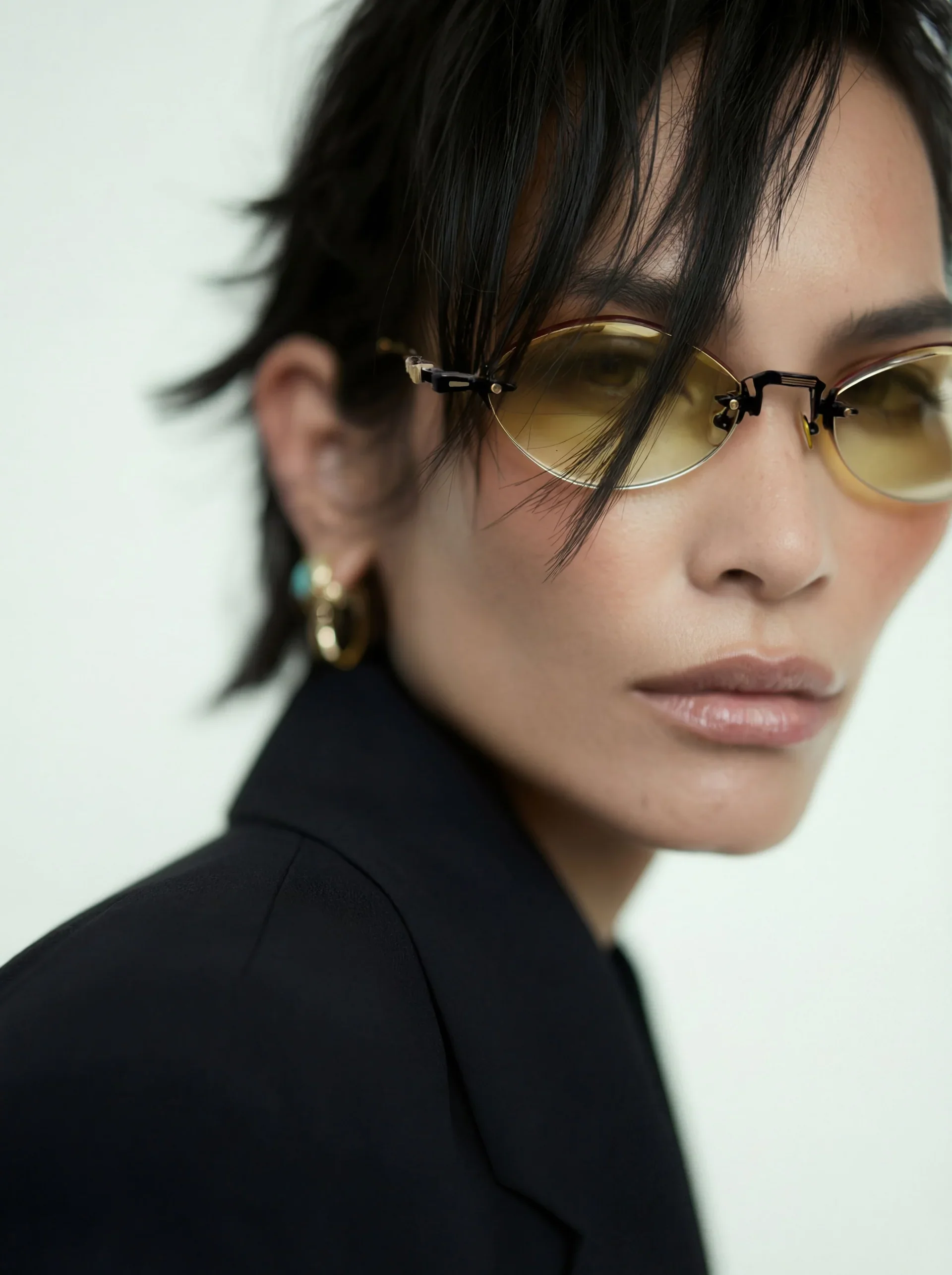 Model wearing T HENRI Moonbeam sunglasses