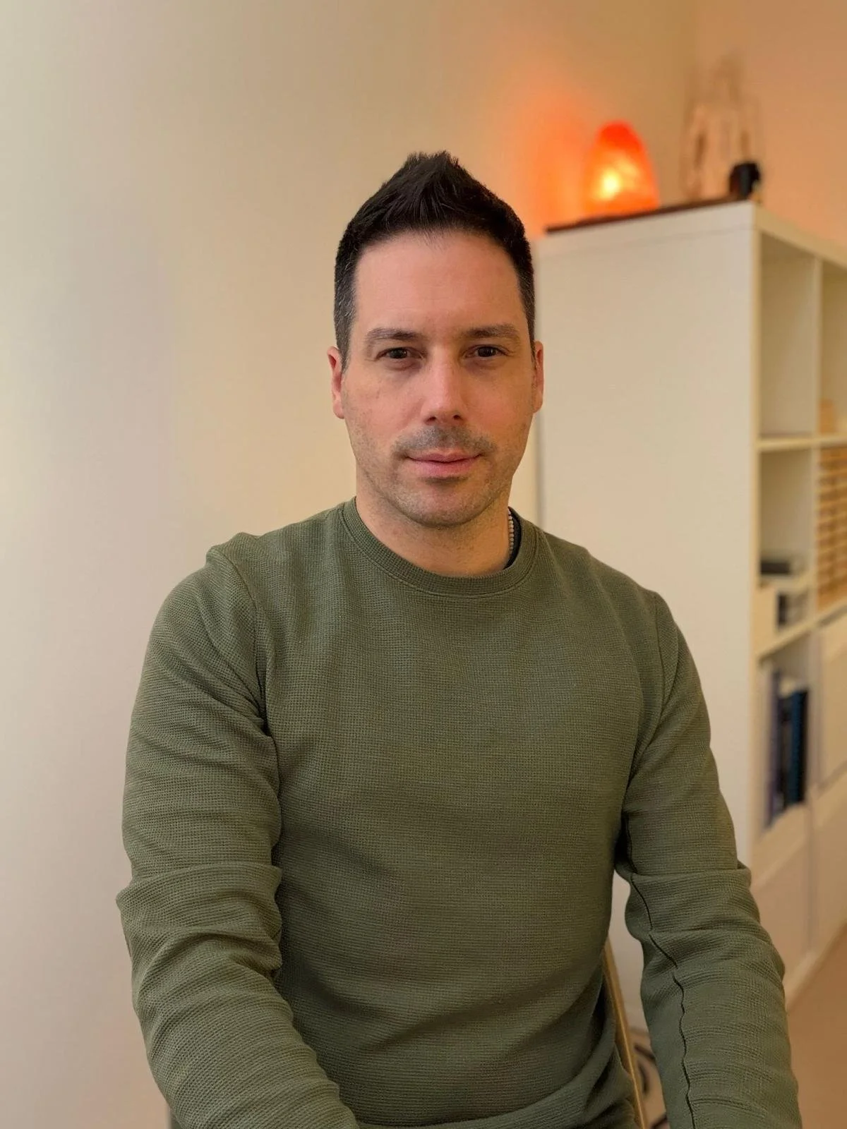 Dani Figueiras Therapist Bioresonance Chi Nei Tsang Holistic HK  Recalibrate Wellness