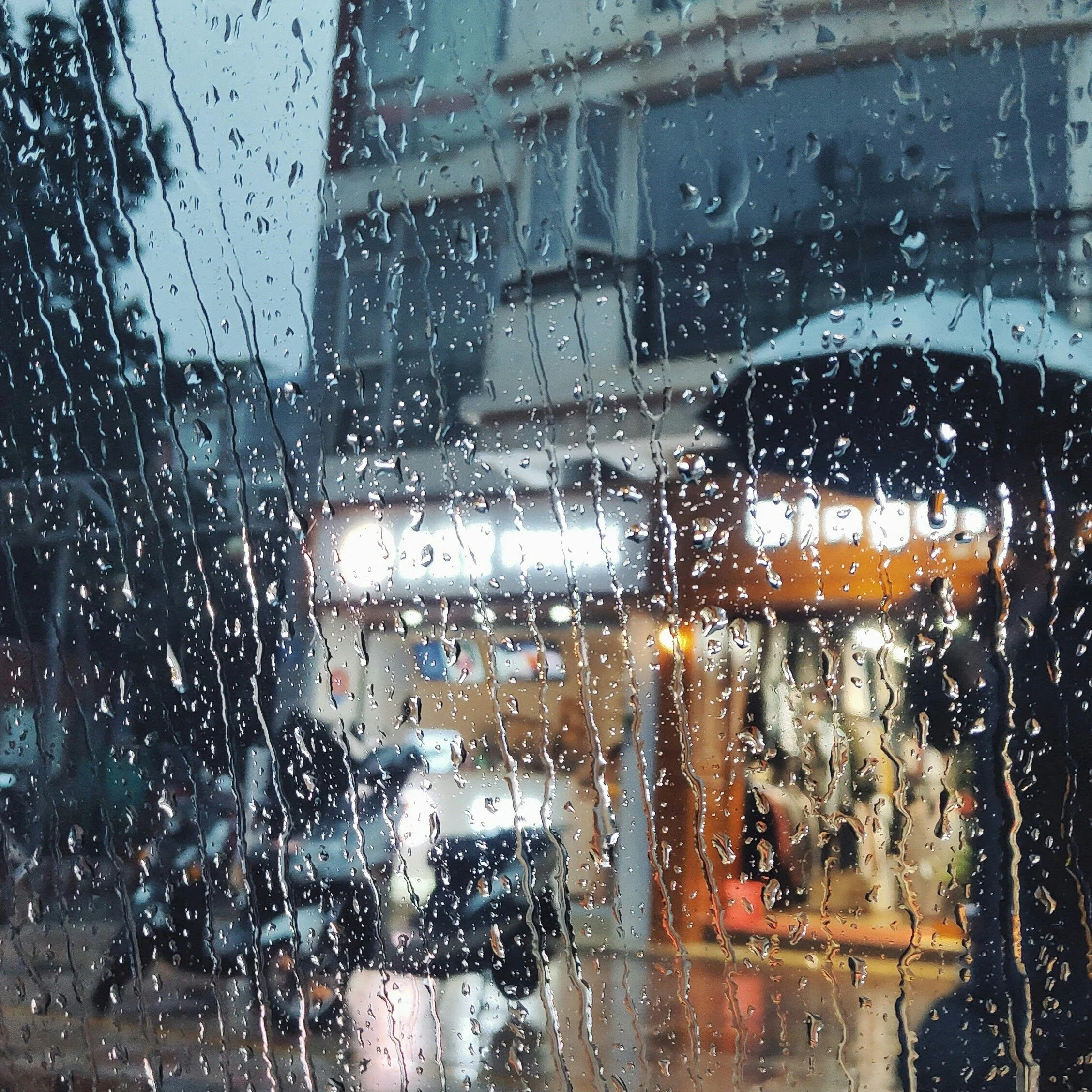 Vous r&ecirc;vez de cette m&eacute;t&eacute;o&hellip; mais votre corps br&ucirc;le, vous rasez les murs &agrave; la recherche d&rsquo;un peu de fra&icirc;cheur ?
Et si vous vous offriez une parenth&egrave;se parfaitement temp&eacute;r&eacute;e ?
Chez