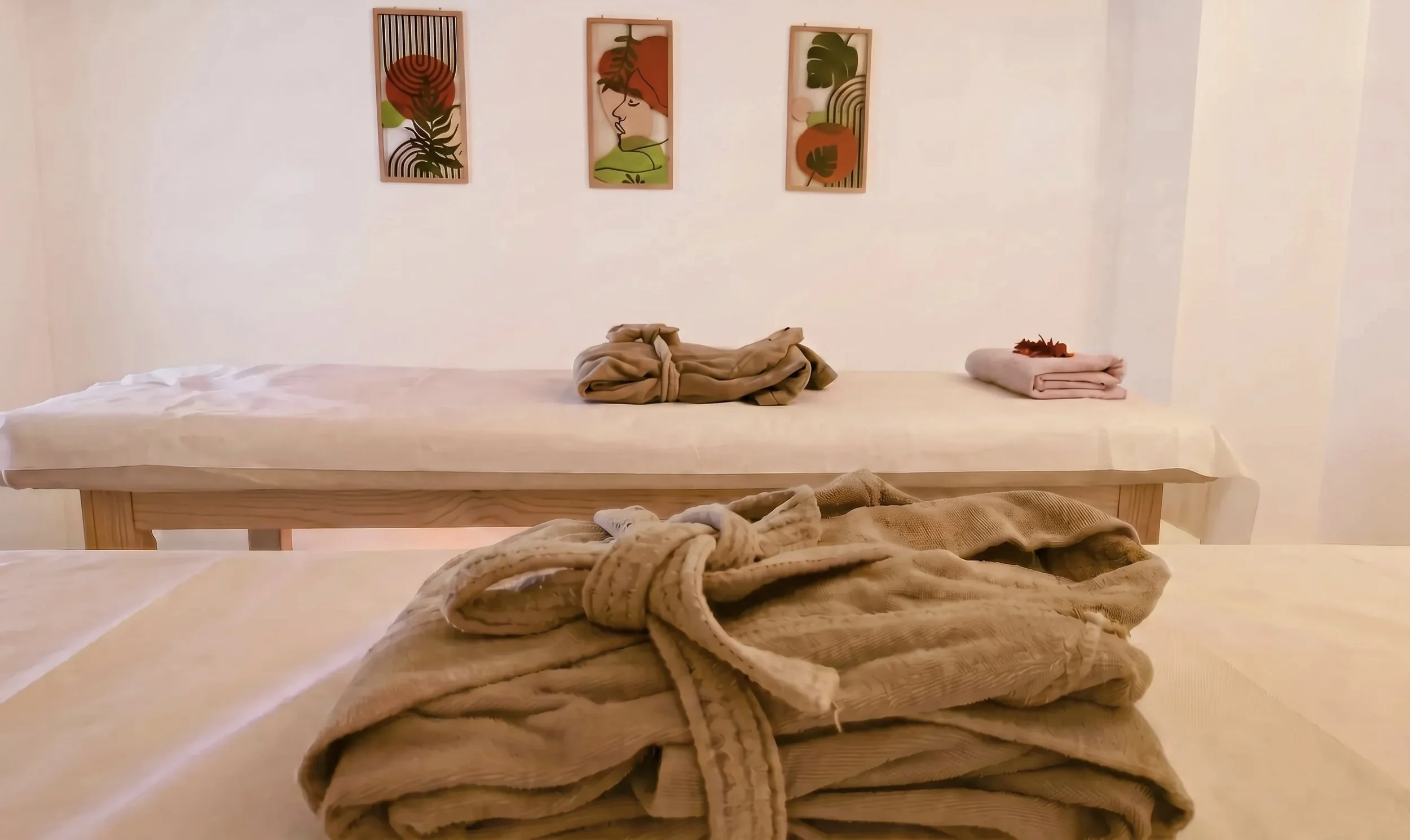 Couples massage room at Cocooning Spa, near the Champs-Élysées