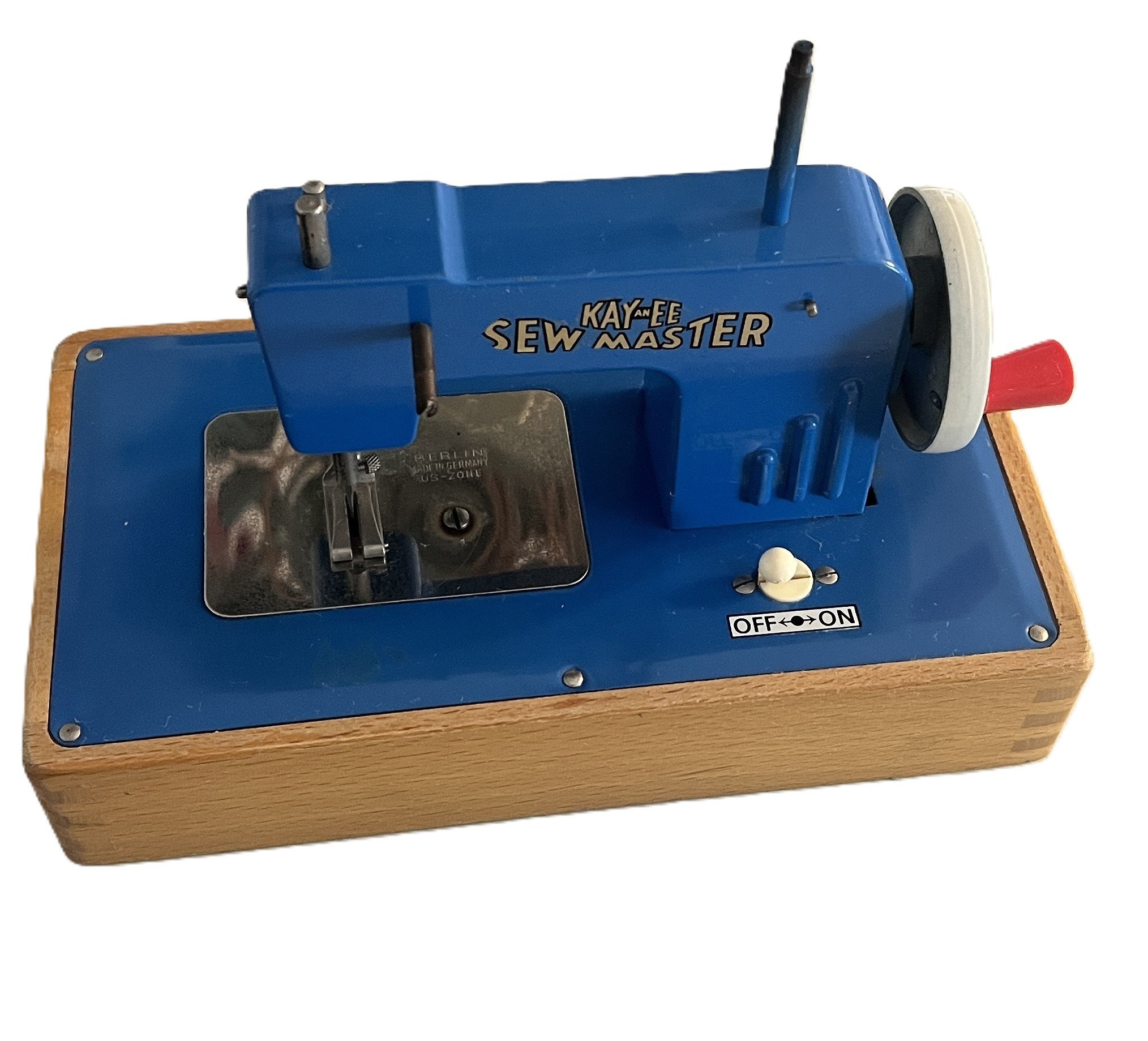 KAYANEE SEW MASTER Vintage Child's Sewing Machine