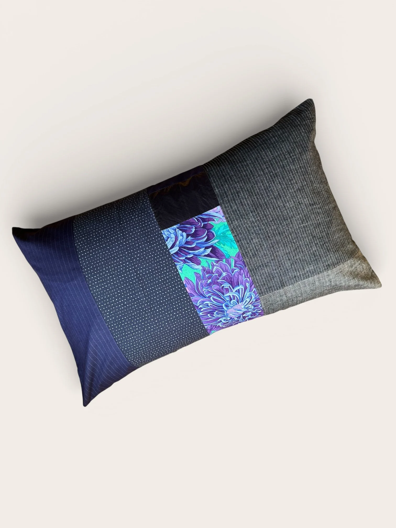 Kissen, 40 mal 60 cm, Patchwork blautöne