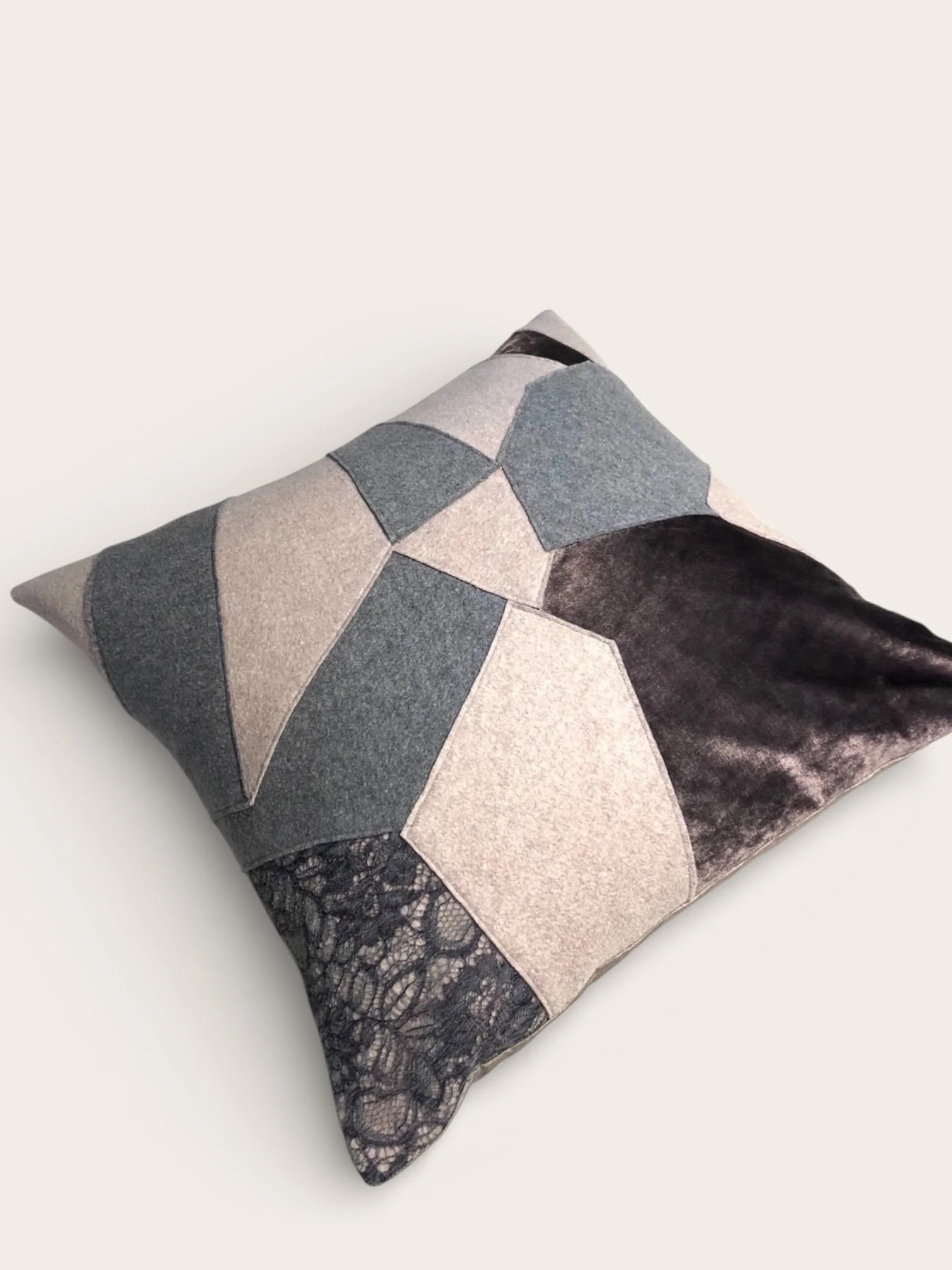 Kissen 50 mal 50cm, Patchwork grau/rosé/beige
