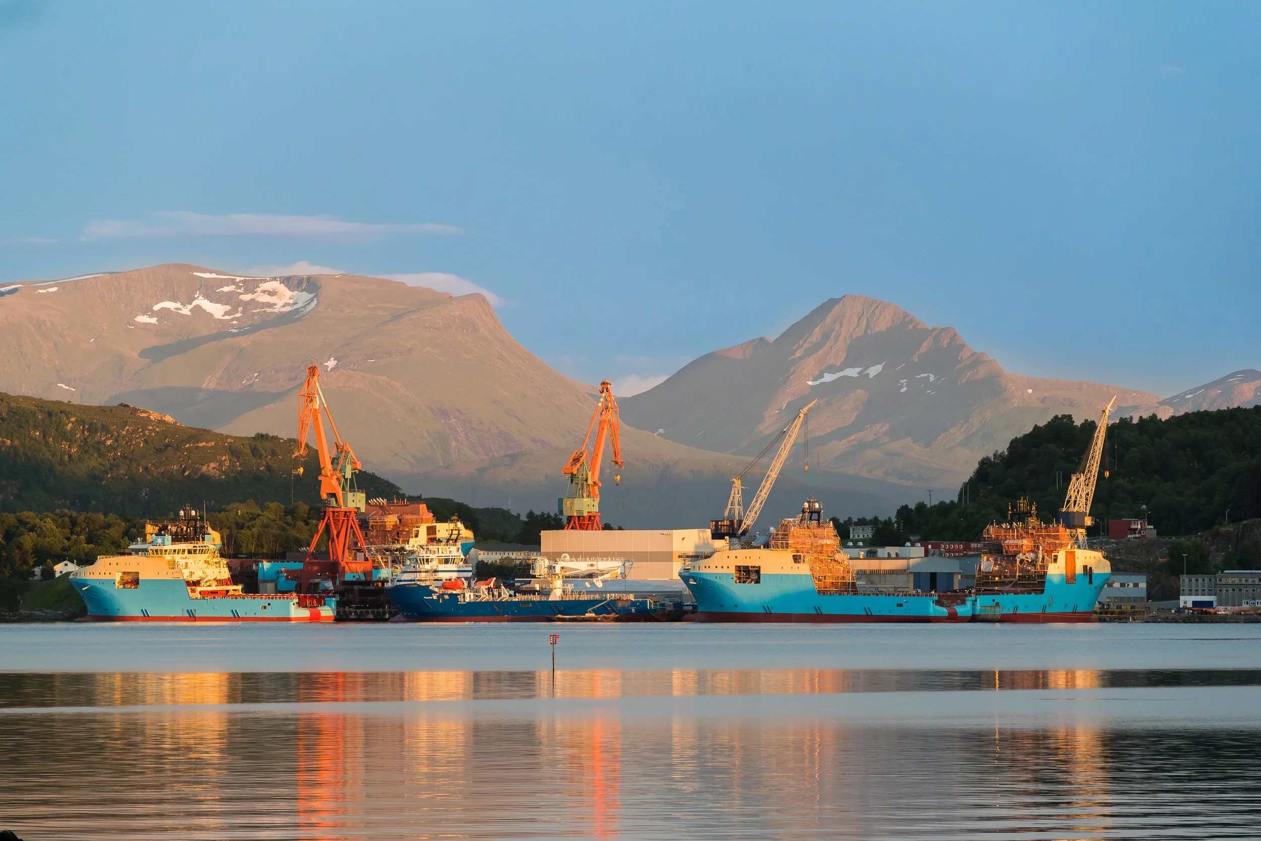 Offshore support vessels
	•	OSV chartering
	•	Platform supply vessels
	•	PSV broker
	•	Anchor handling tug supply
	•	AHTS broker
	•	Crew transfer vessels
	•	CTV chartering
	•	Service operation vessels
	•	SOV chartering
	•	Subsea support vessels
	•	Su