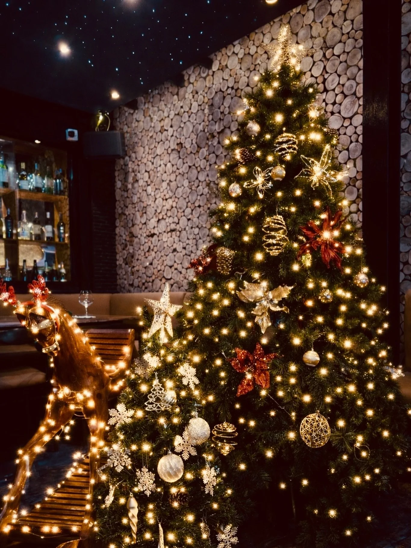 Merry Christmas and Happy New Year 2026
to you all 🎄🎄🦌❤️

#interiordesign 
#merrychristmas 
#happynewyear2026❤️