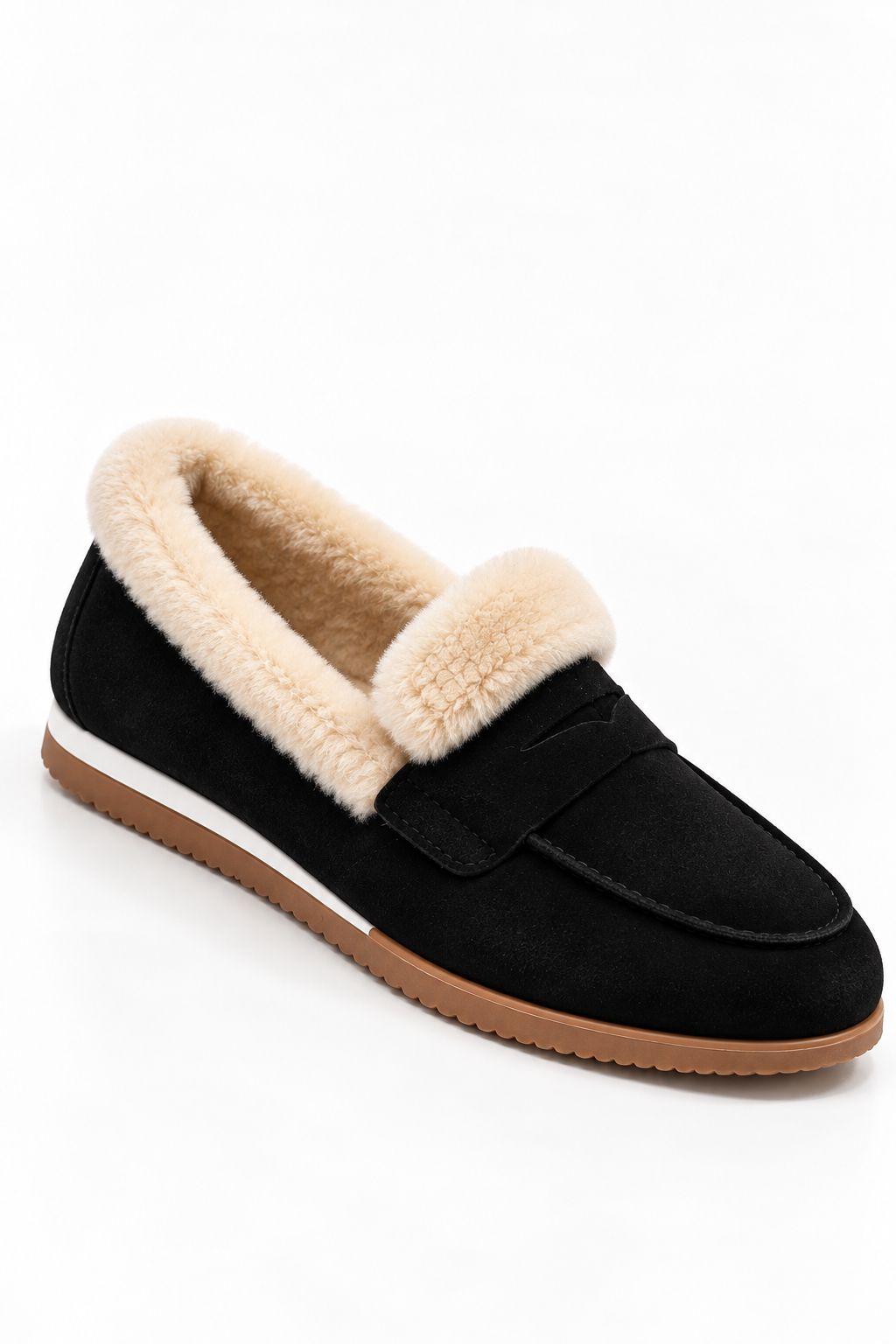 Schwarzer Loafer mit kuscheligem Futter.png