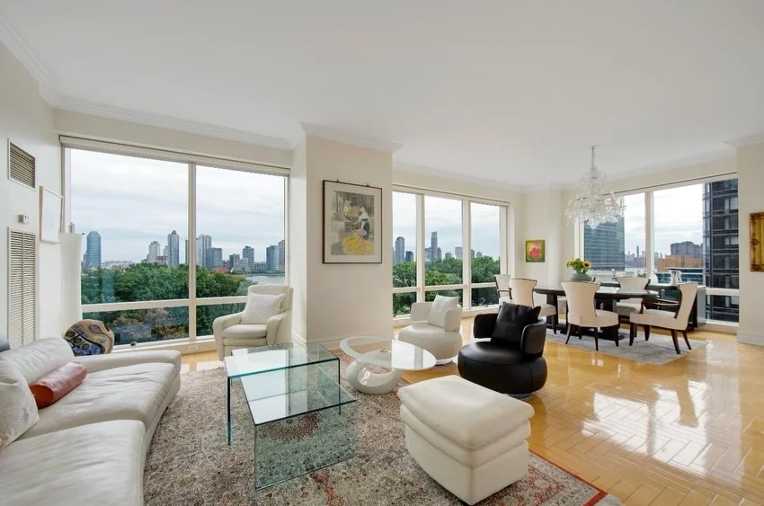 Just Rented!  845 United Nations Plaza. 
A bright corner 2 bedroom apartment  with floor-to-ceiling windows showcasing sweeping views of the East River and the United Nations Building.

🏠
🗽
🏙
🚕
✨

#nycapartments
#realestate
#luxury 
#unitednation