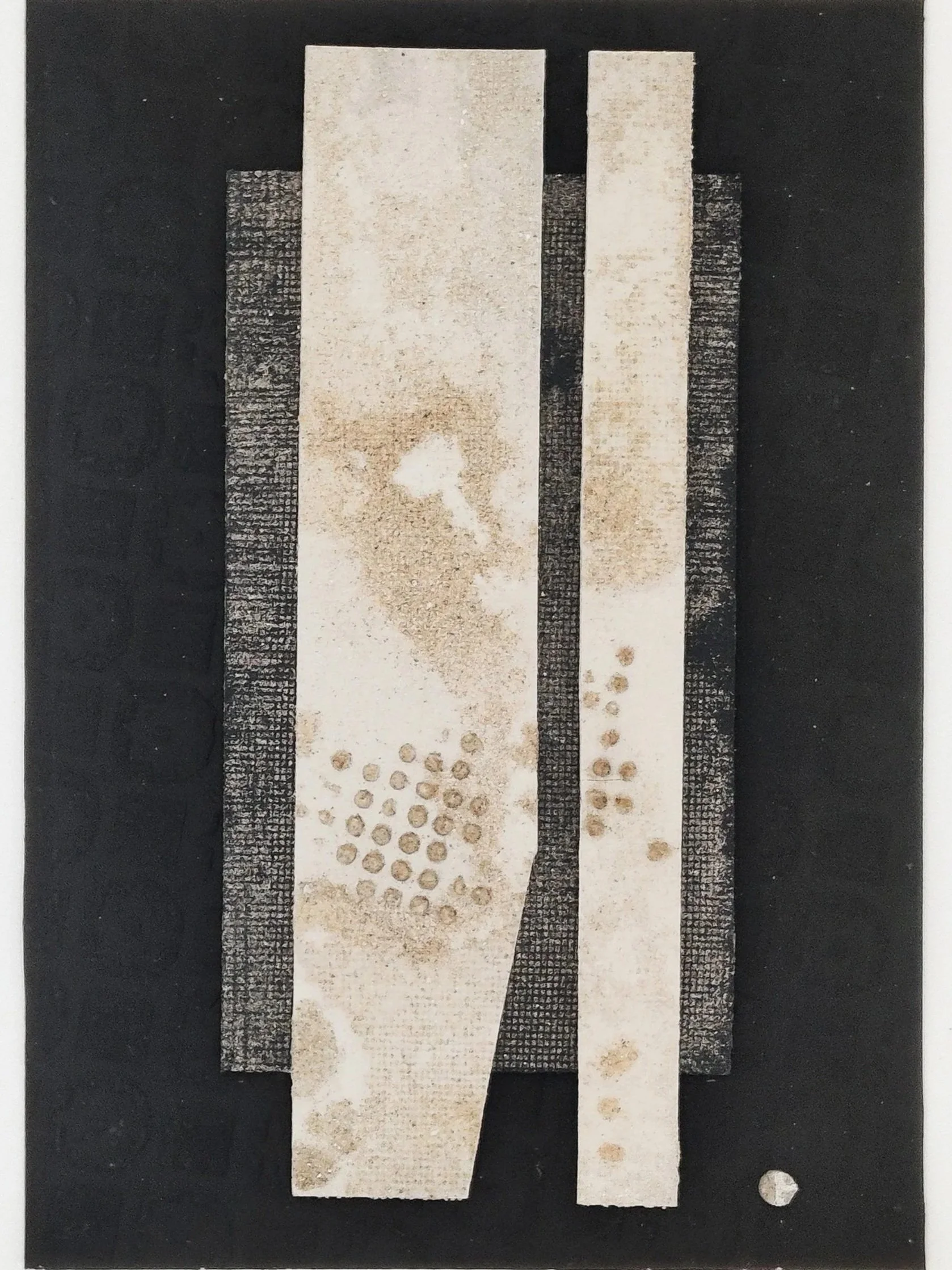 "DUO"     CoLD. 22439                                                 29.7 X 21 X 2 CM    SOLD