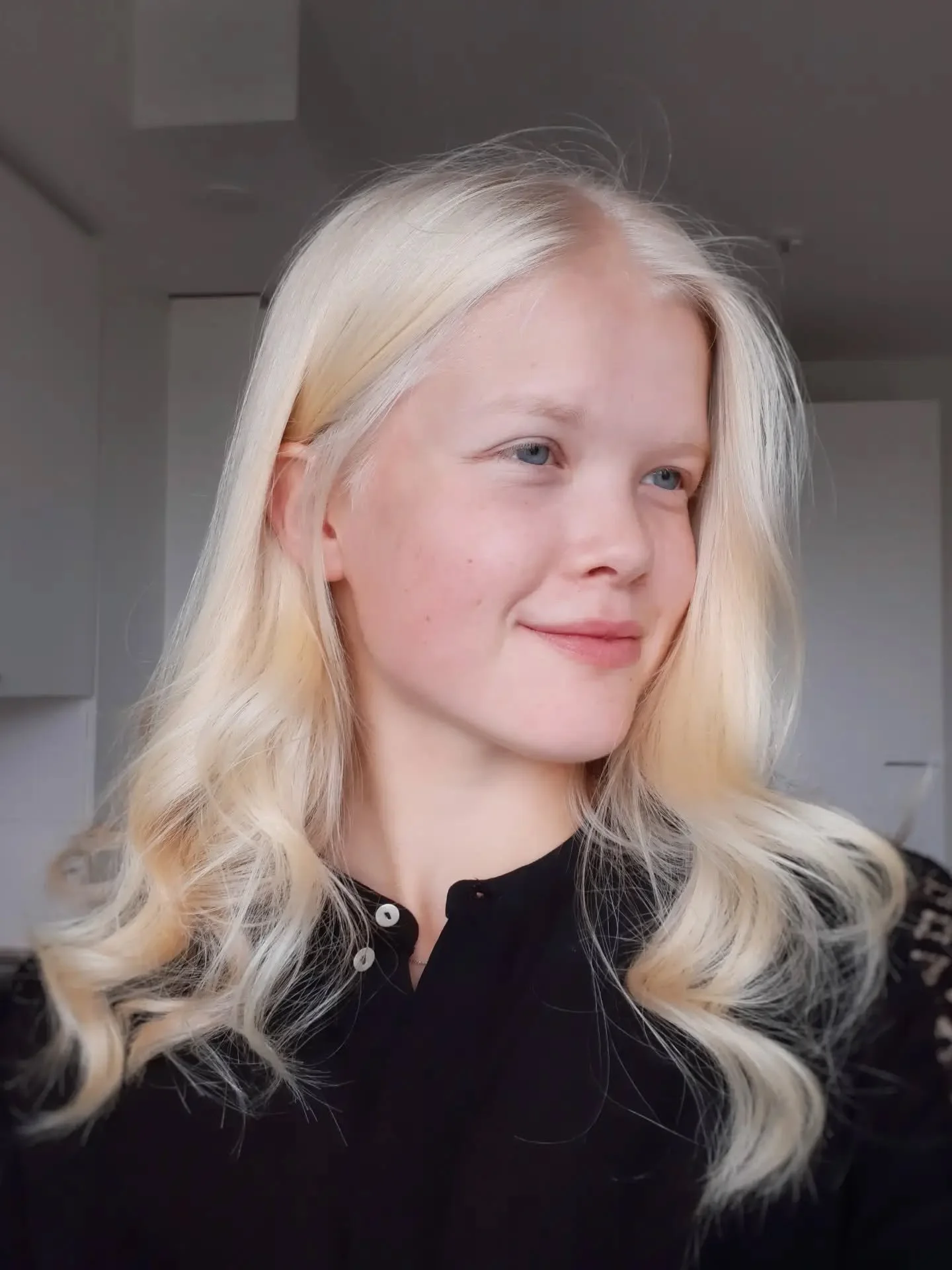 On hyvi&auml; ja huonoja tapoja sisustaa 🤔

Tuleeko sinulla sisustamisesta ensimm&auml;isen&auml; mieleen hauraat koriste-esineet, trendiv&auml;rien mets&auml;stys ja kausittain vaihtuvat tyynyt?

T&auml;ss&auml; tulee luja mielipide:
Hyv&auml; sisu