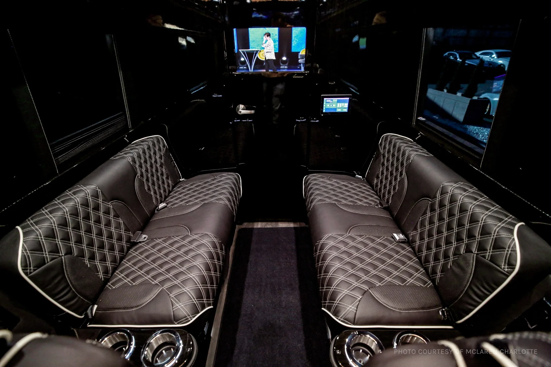 sprinter-0826-seats-facing.webp
